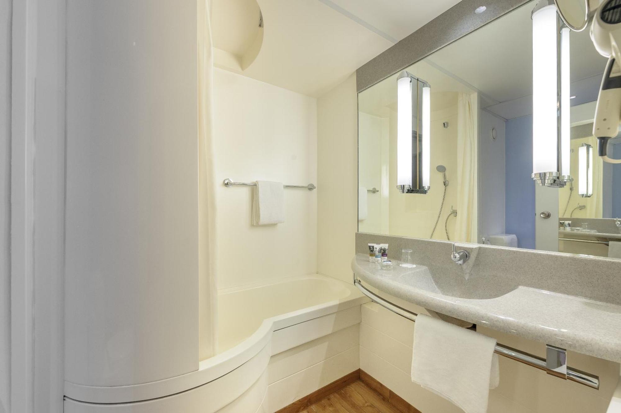 Standard Single Room,662201616:JPEG