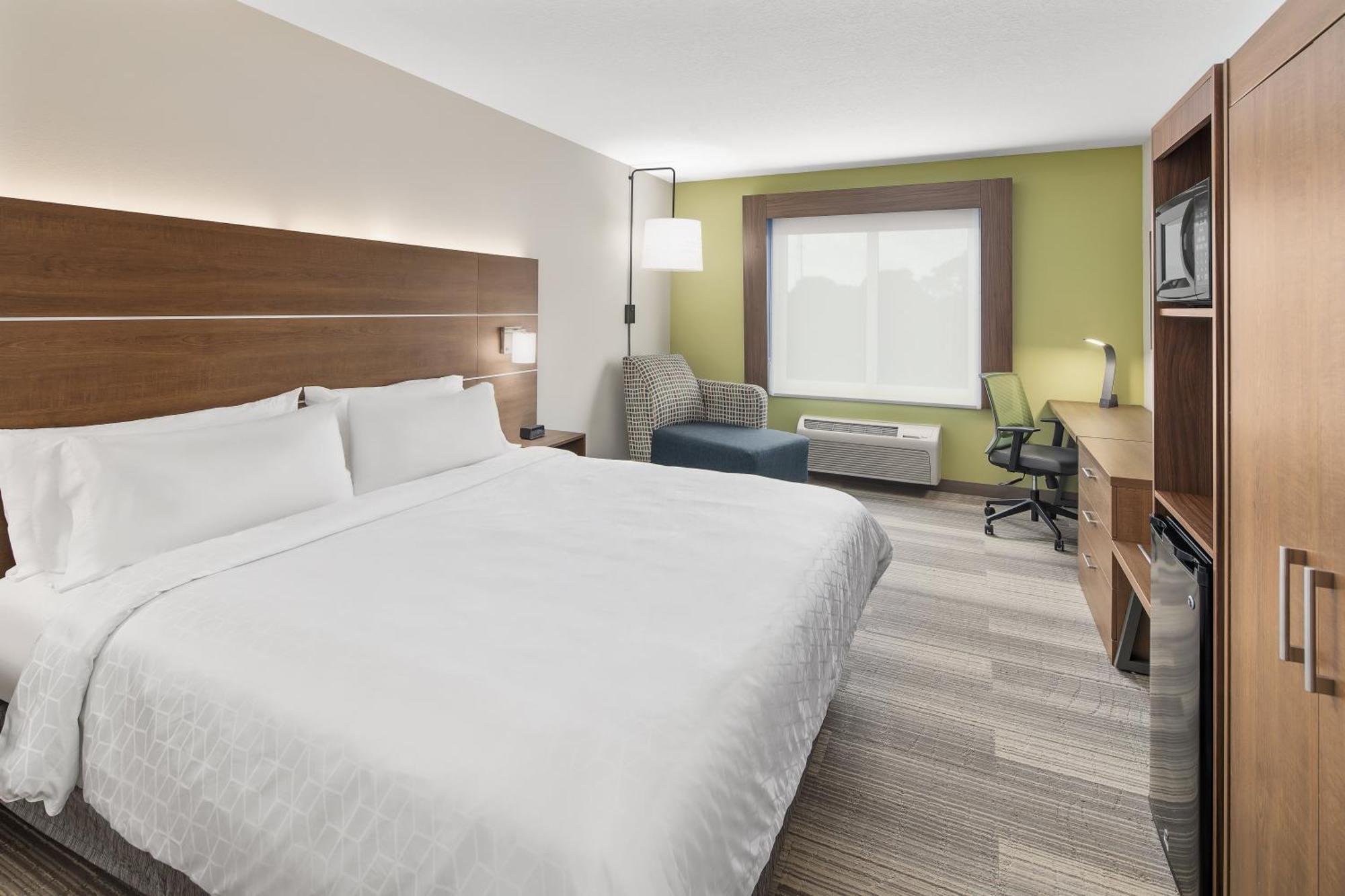 Standard King Room