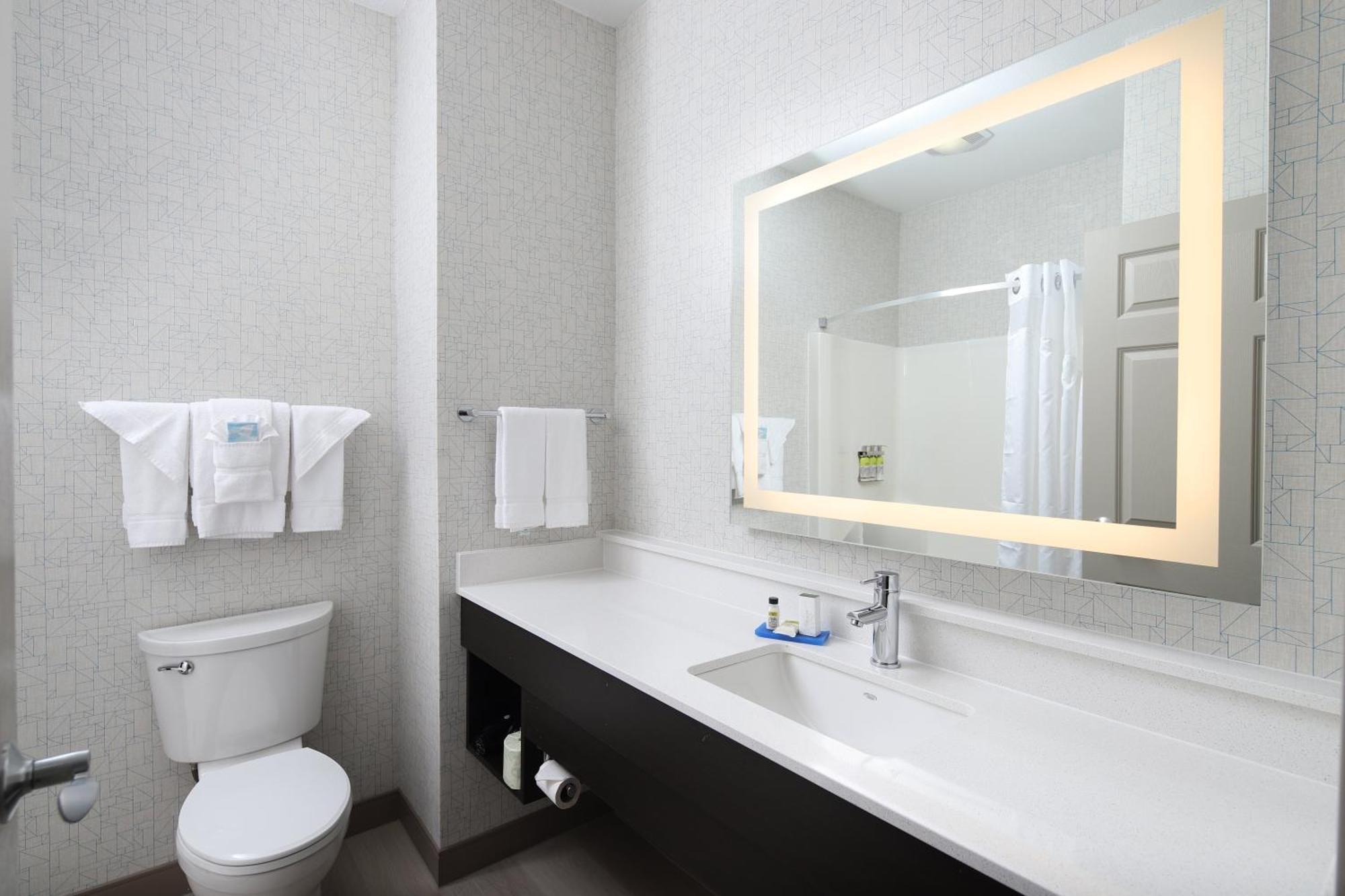 One-Bedroom Suite with Two Queen Beds