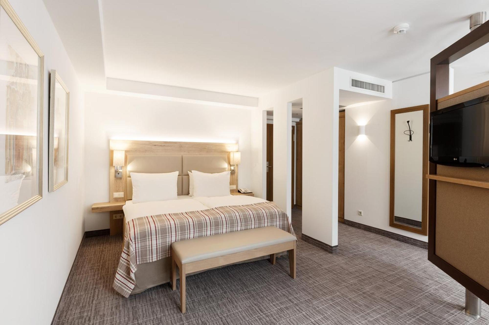 Premium King Room,1276852285:JPEG