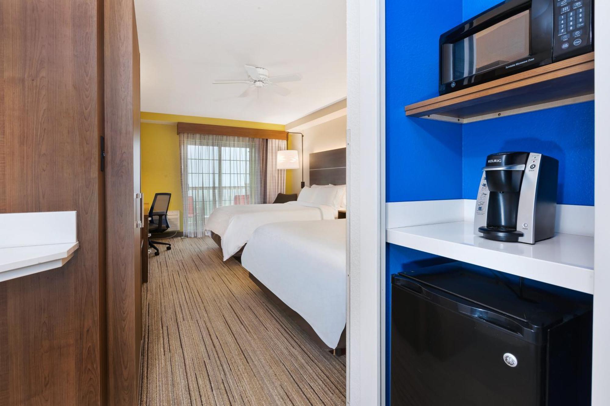 Standard Room with Two Queen Beds