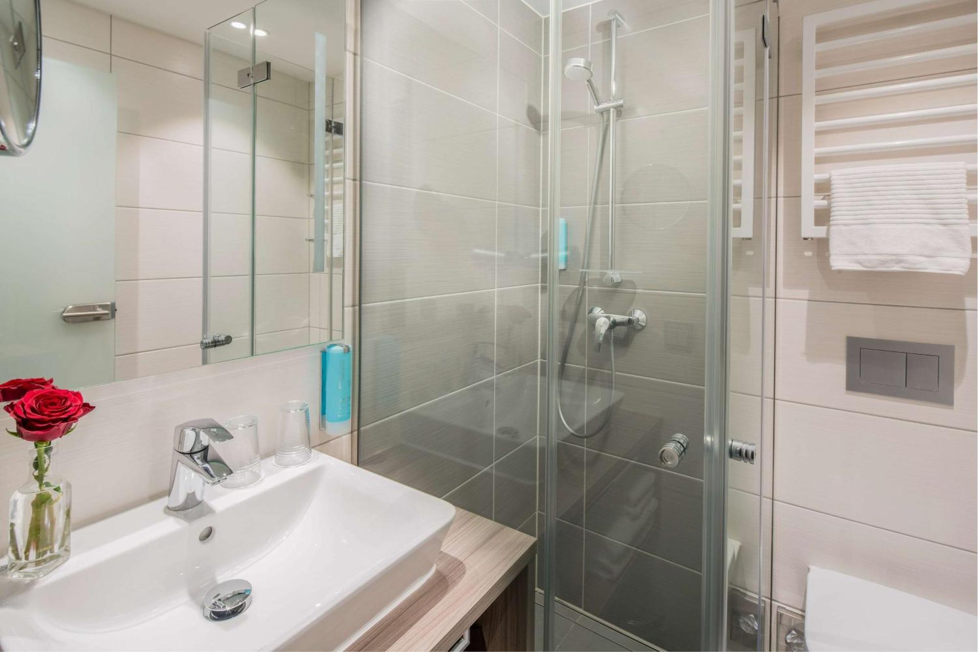 Standard Single Room,1641720842:JPEG