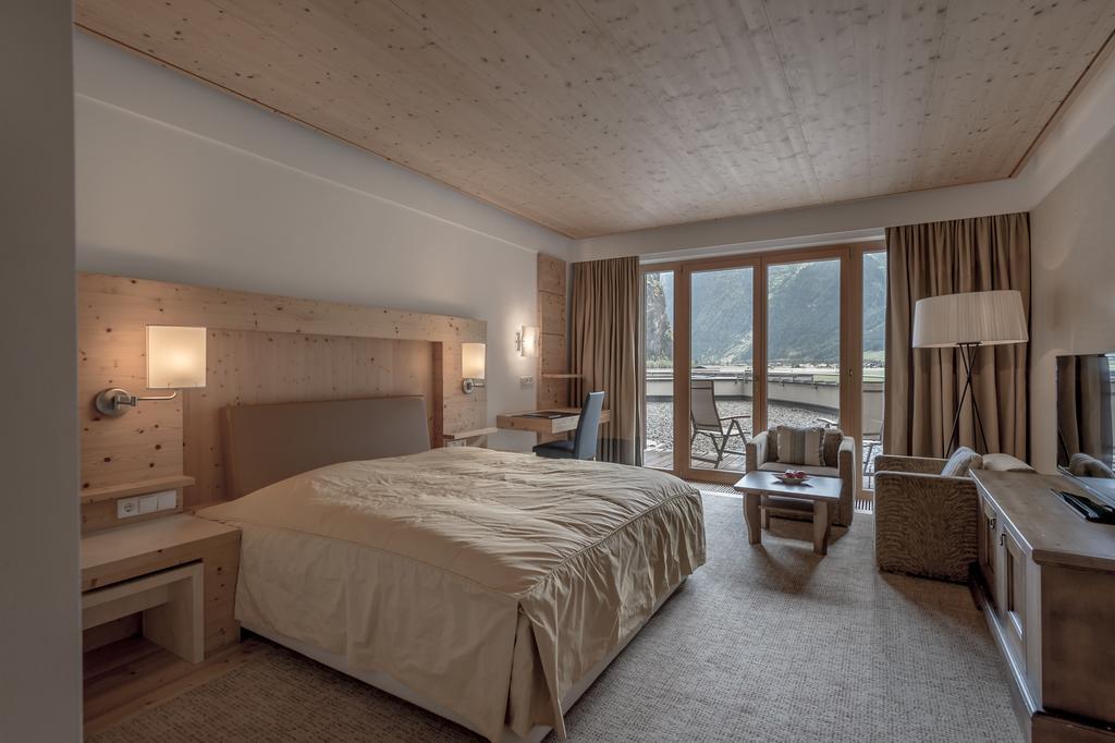 Double Room South with Access to the Thermal Spa