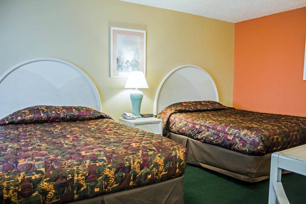 Queen Room with Two Queen Beds - Non-Smoking