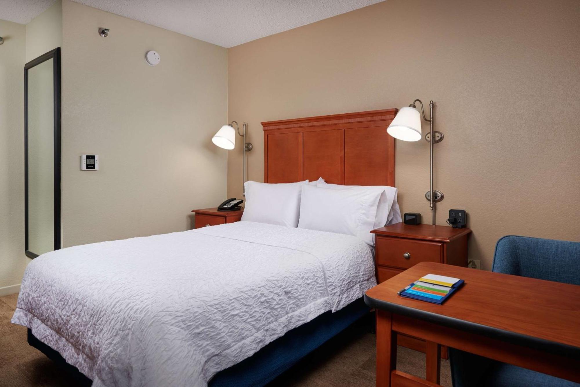 Double Room with Roll-in Shower - Mobility Accessible/Non-Smoking