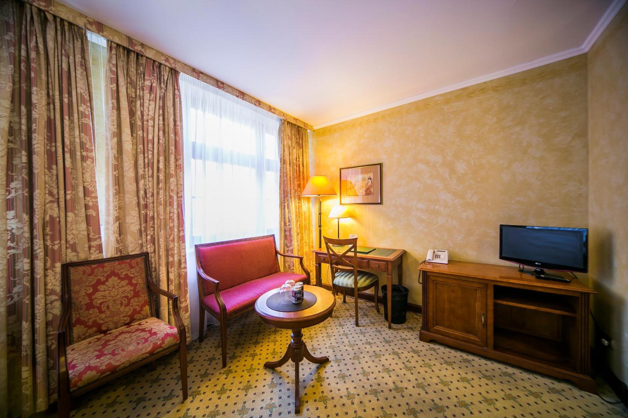 Deluxe Double or Twin Room