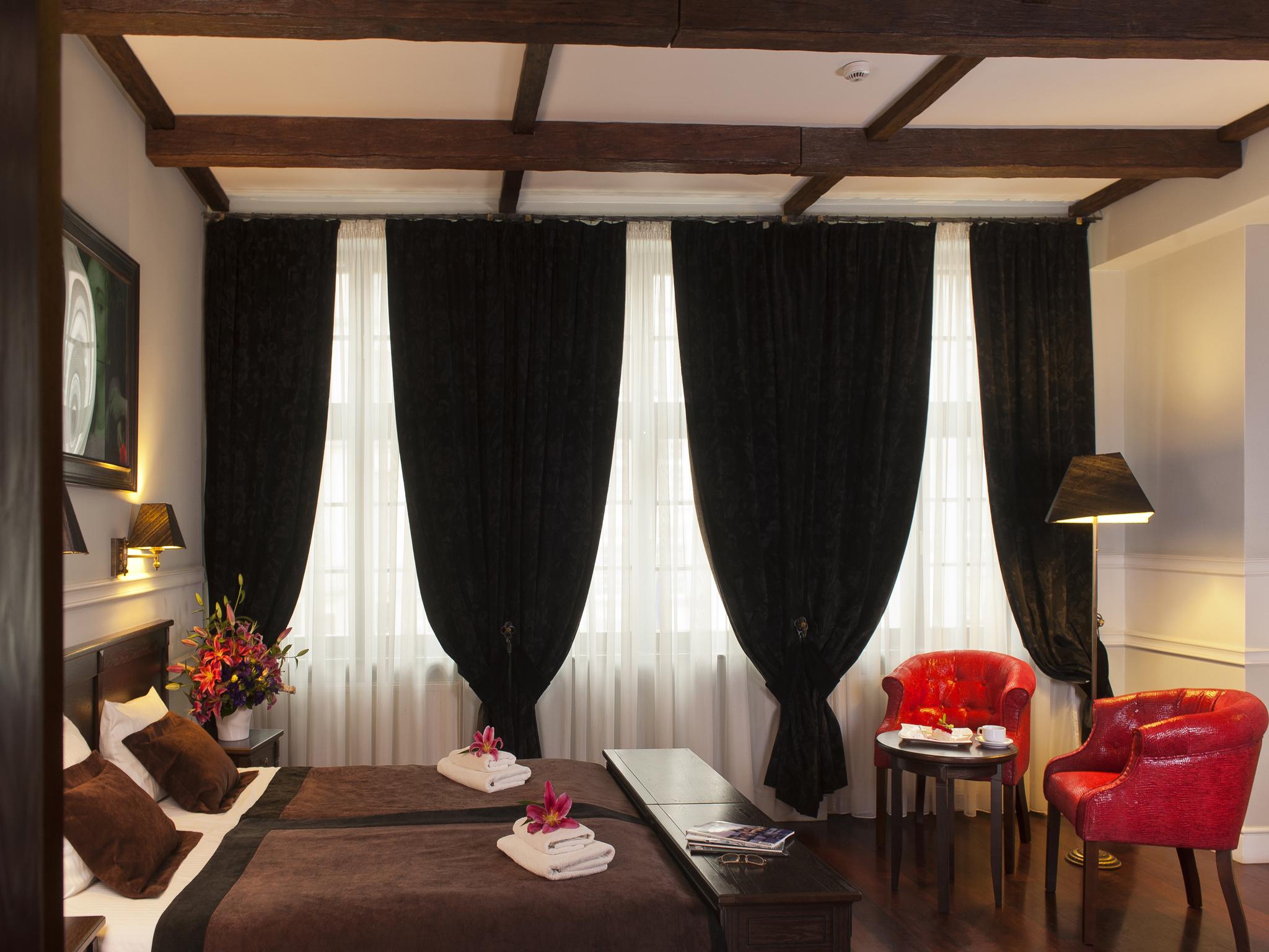 Superior Triple Room City View