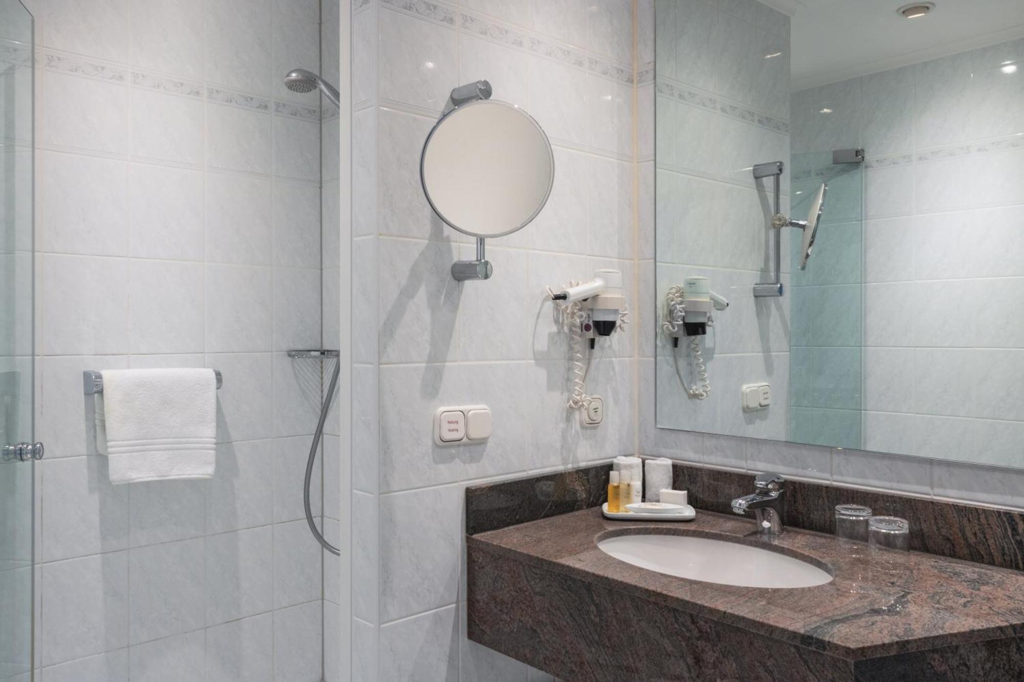 Standard Twin Room with Furnished Balcony