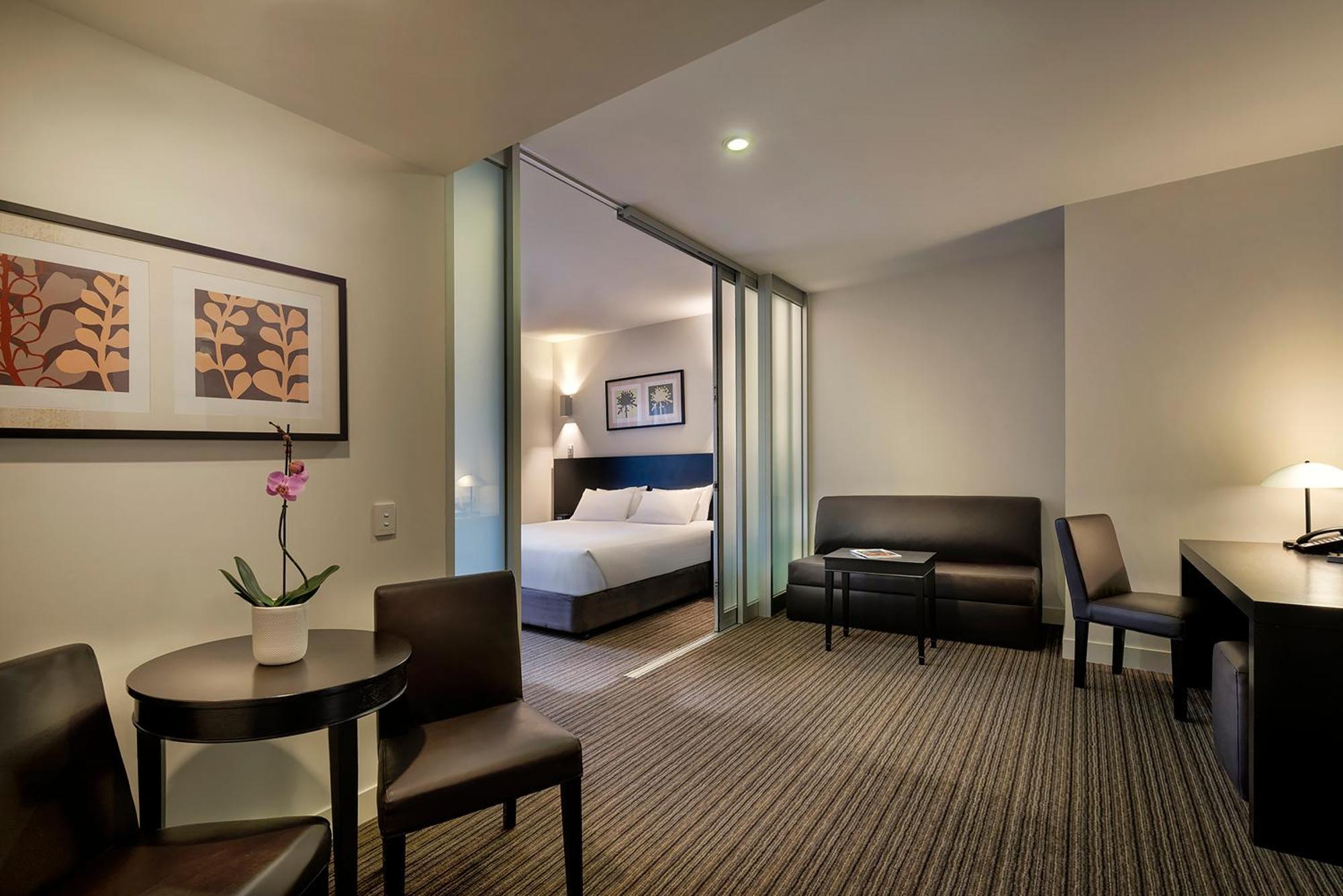 Deluxe King Suite Spa Bath