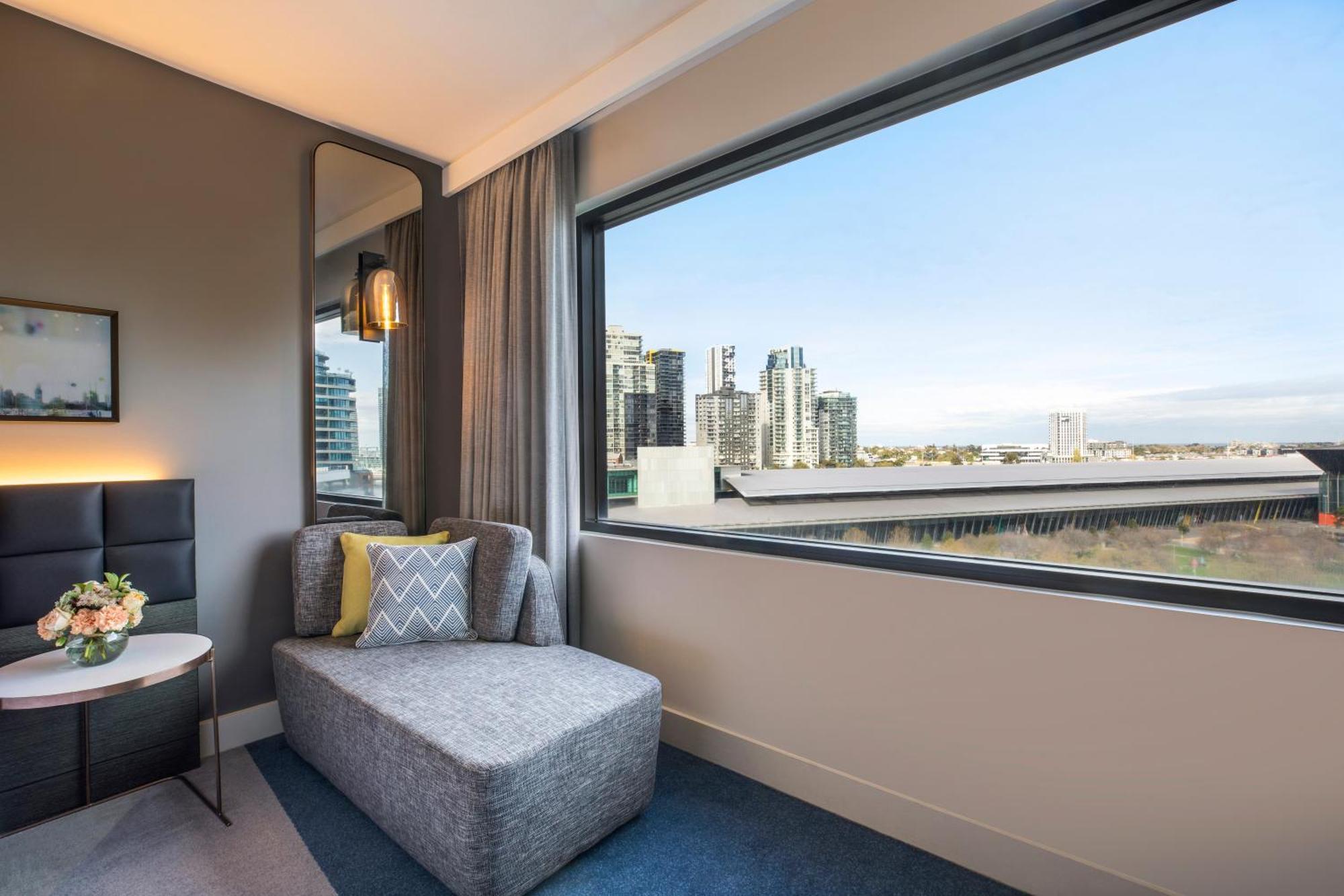 Standard King Room River View High Floor