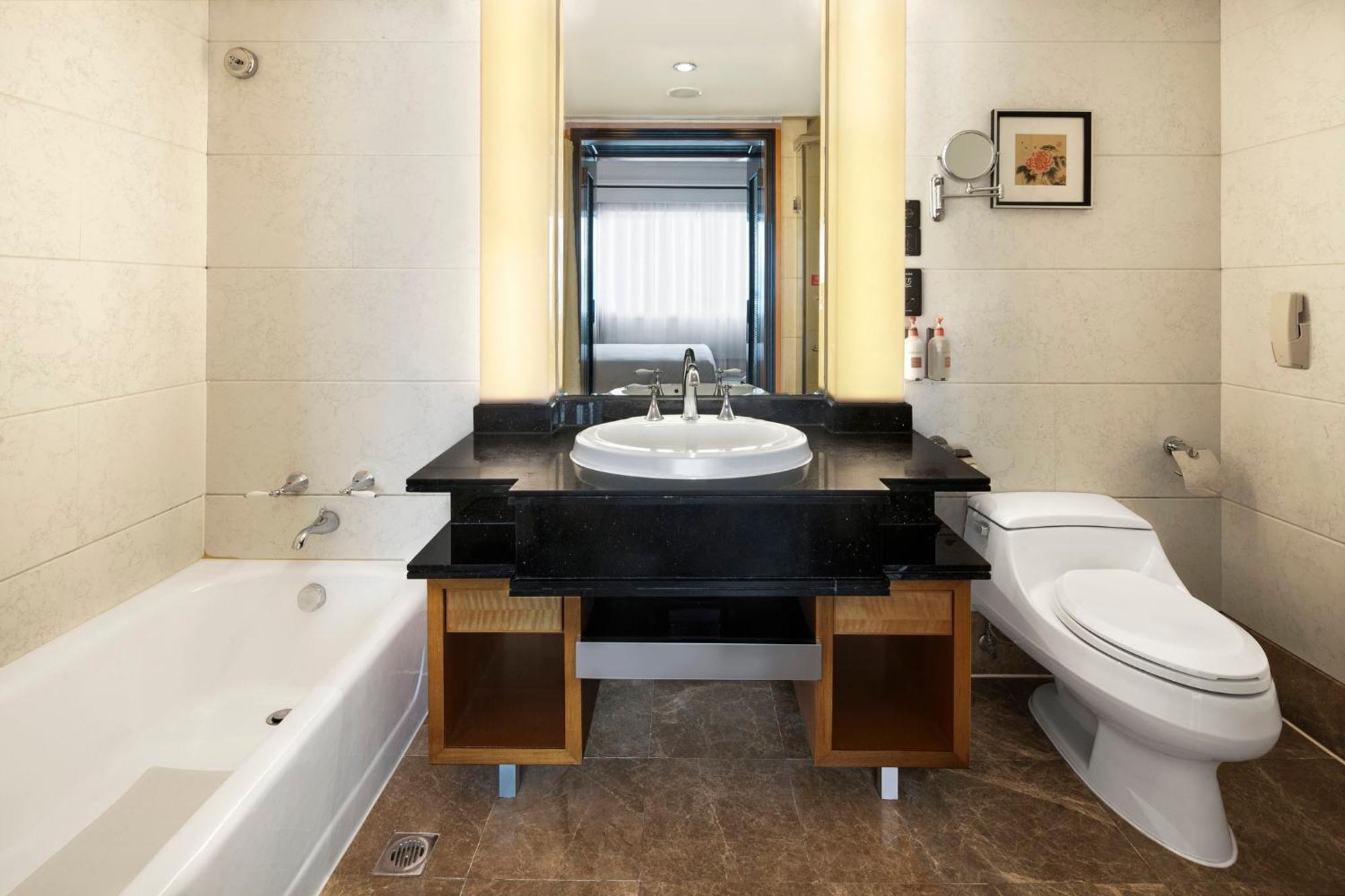 One-Bedroom Suite