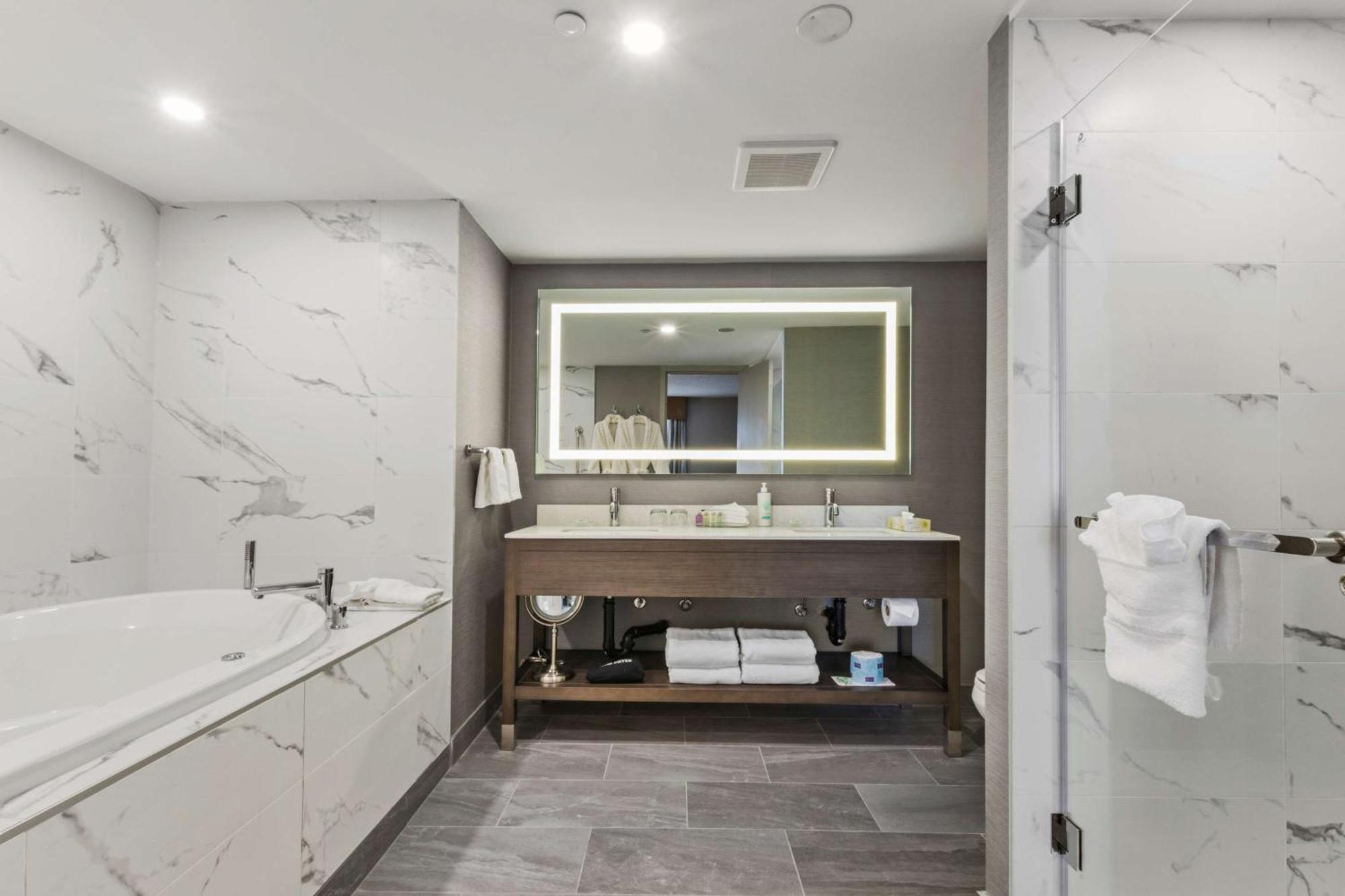 Two-Bedrooms King Suite,1277493601:JPEG