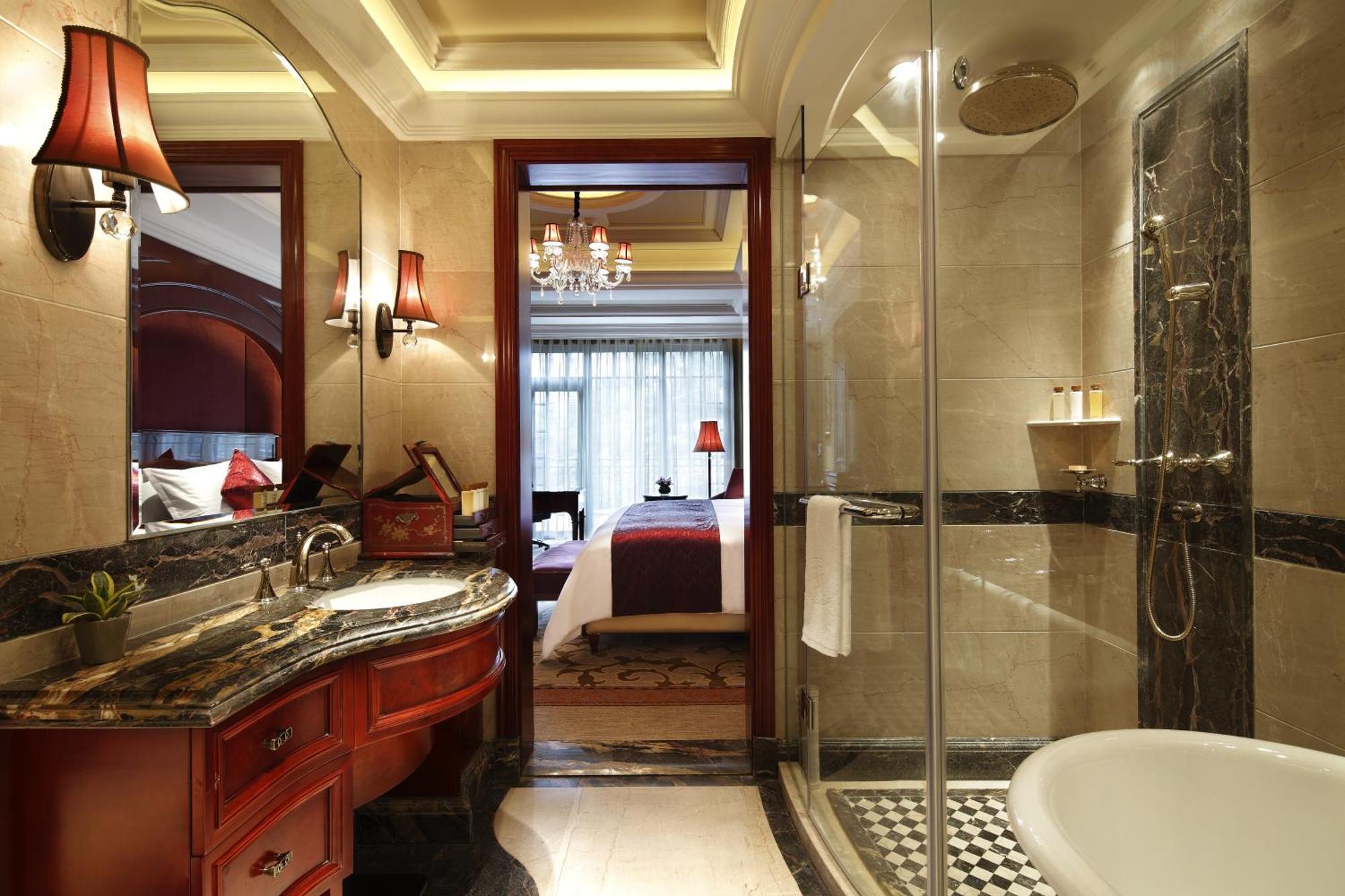 Premium King Room Club Lounge Access