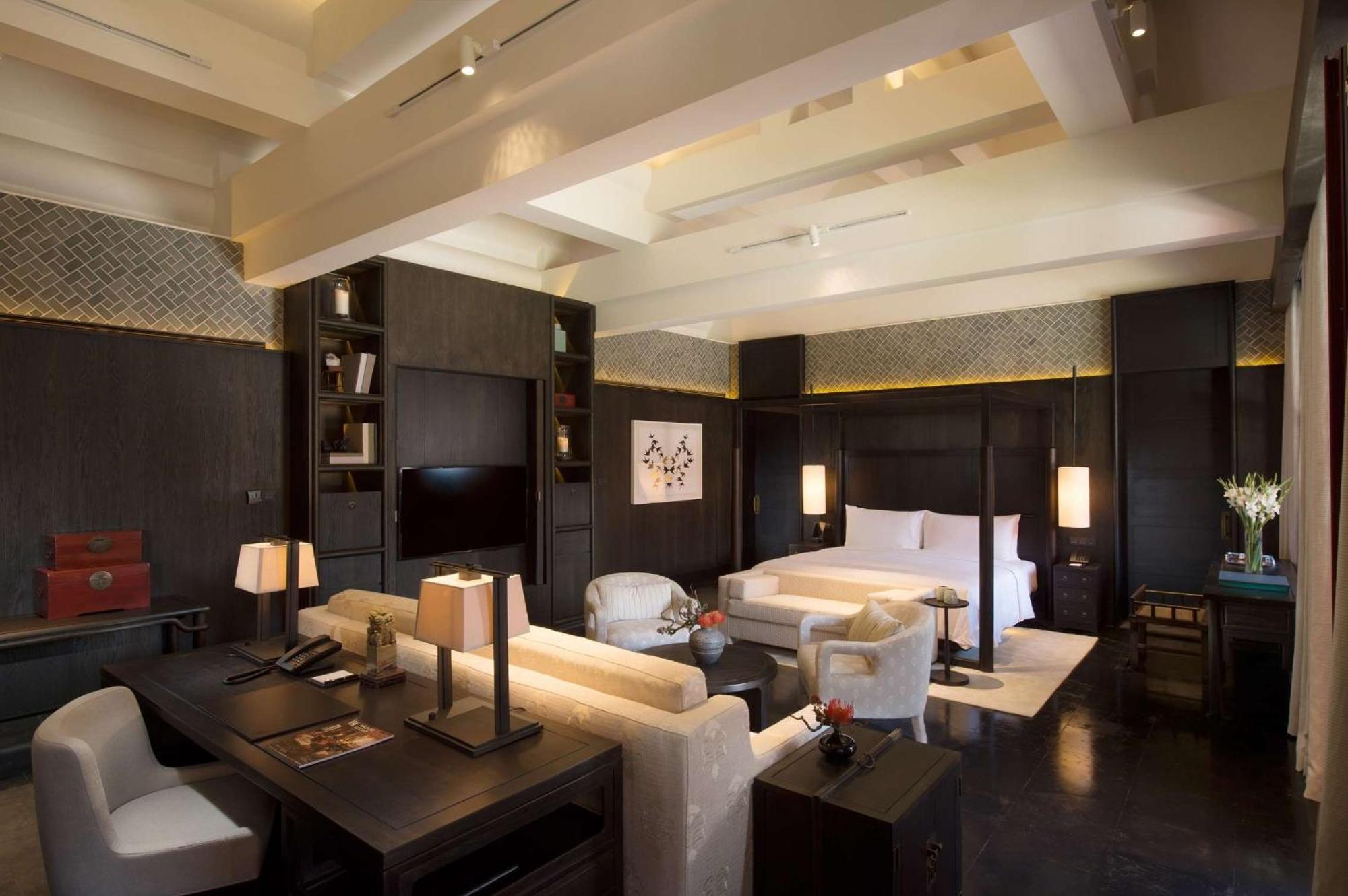 Hutong Courtyard Suite