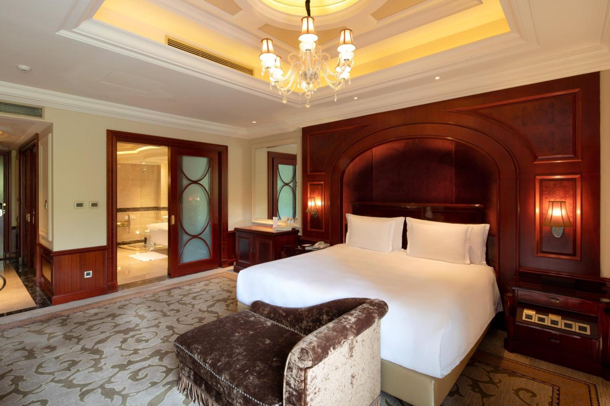 Premium King Room Club Lounge Access