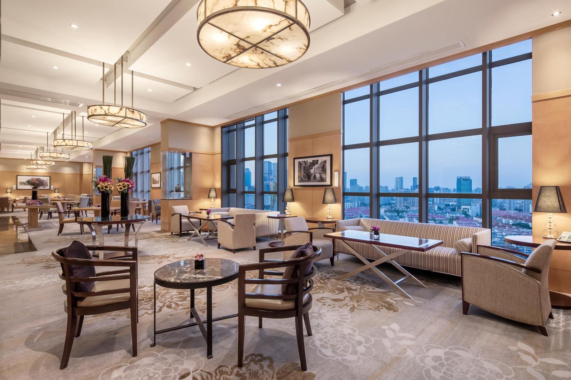 1 King Diplomatic Suite Lounge Access City View High Floor
