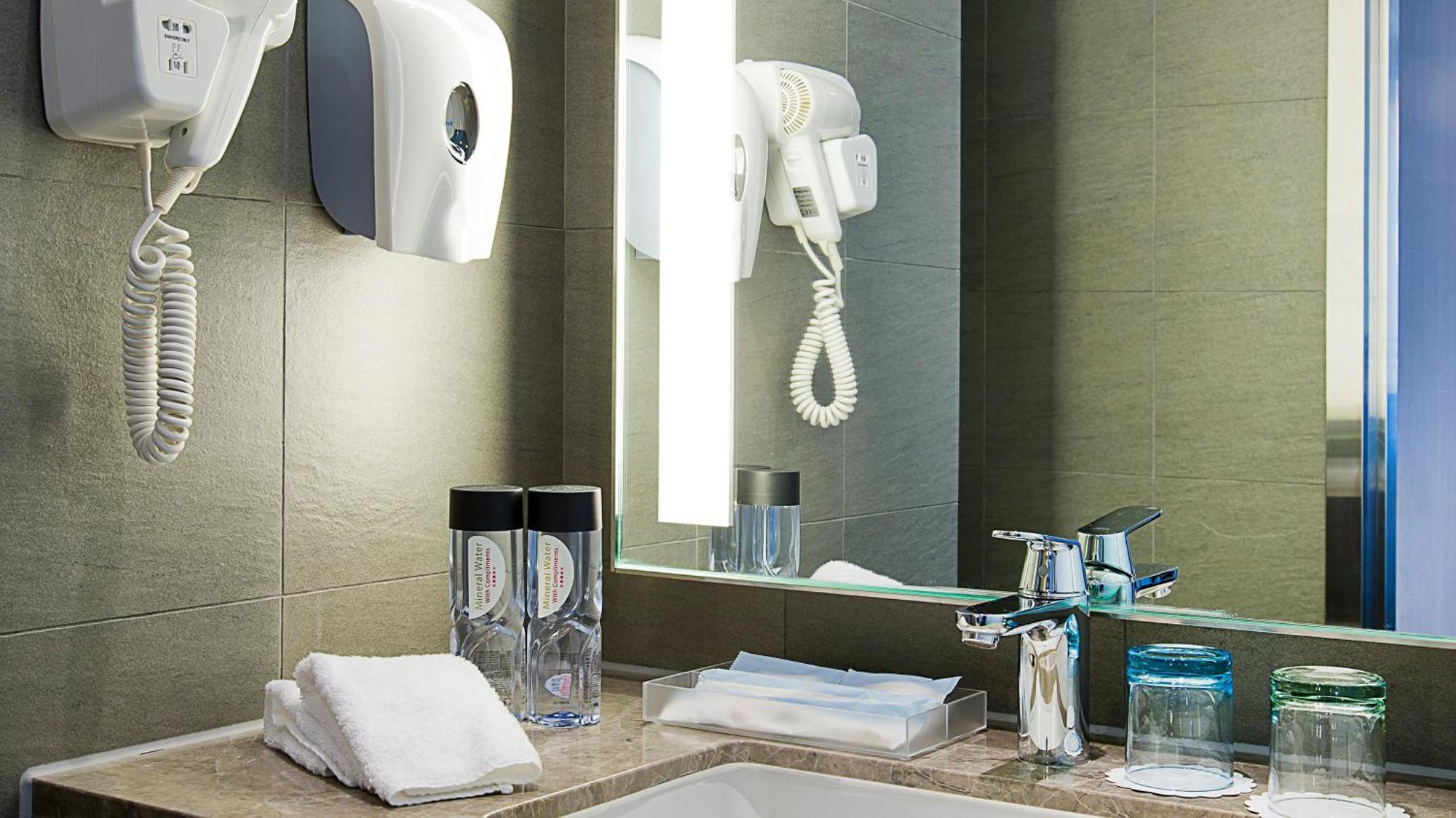 High Floor Standard Twin Room