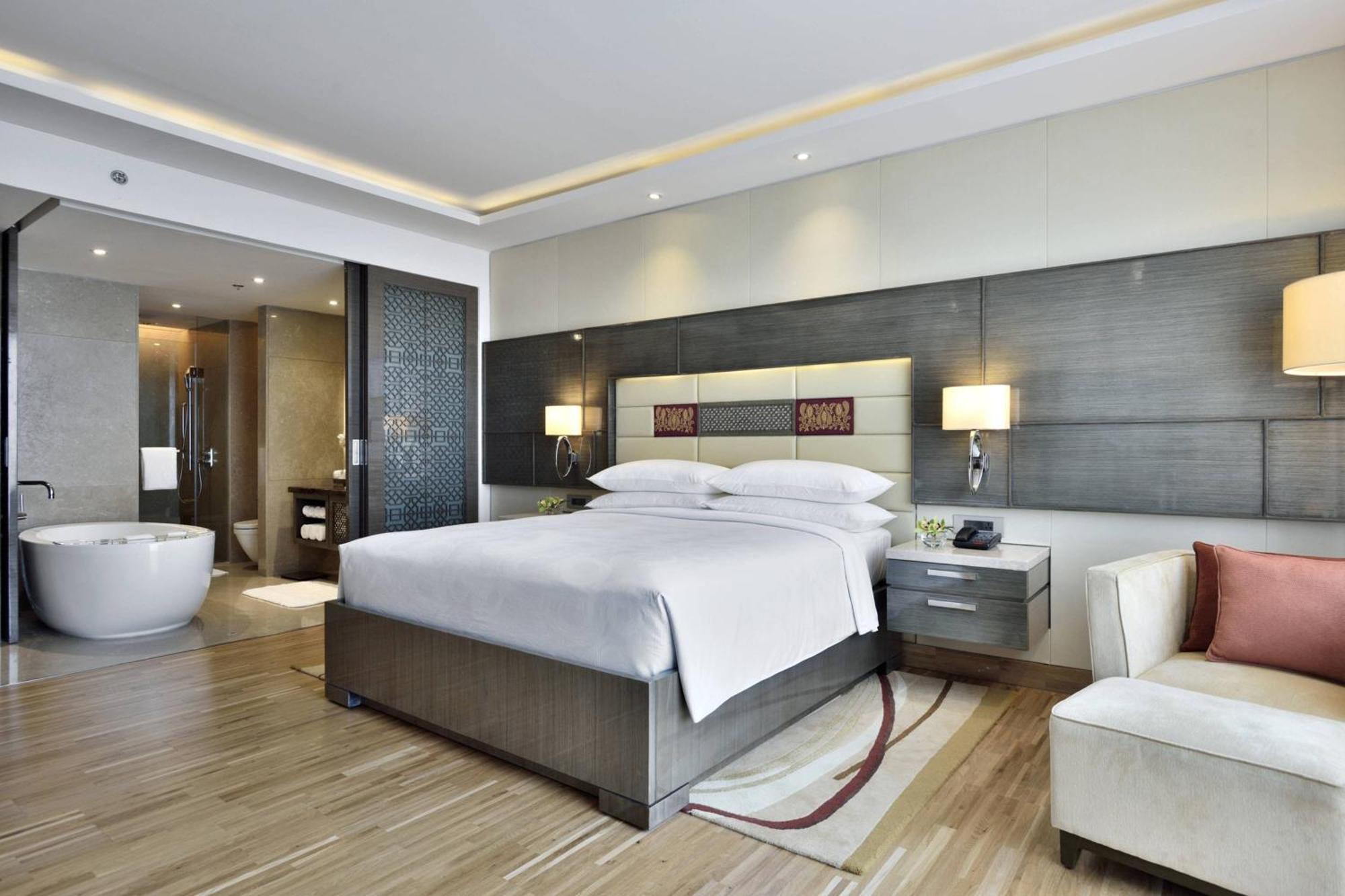 Kamer met 1 Kingsize Bed - Uitzicht op het Zwembad