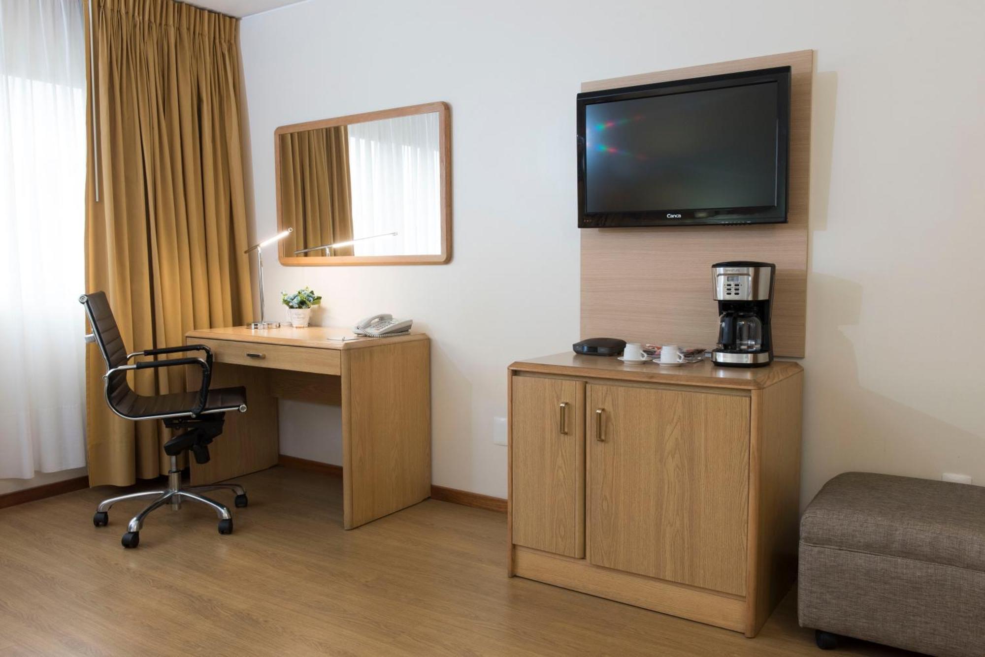 Quarto Standard com Cama King-size - Fumantes
