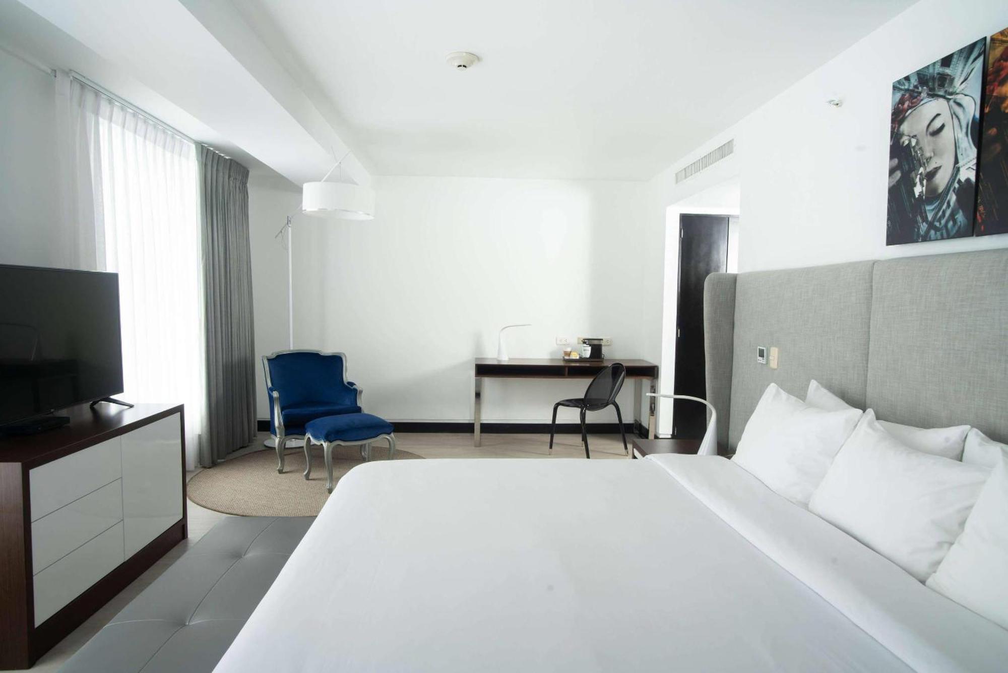 King Studio Suite