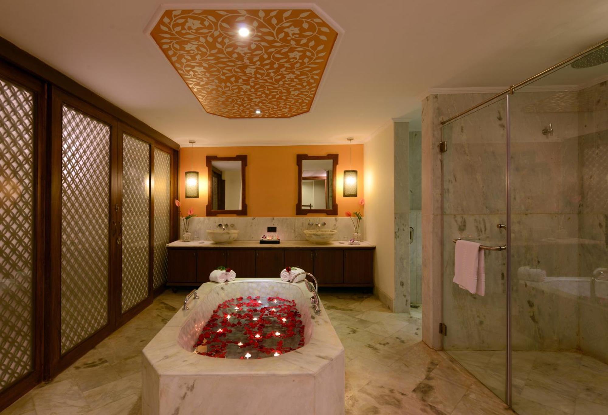 Royal Suite-Rio Wing - - 15% Discount on Food and Beverages and SPA