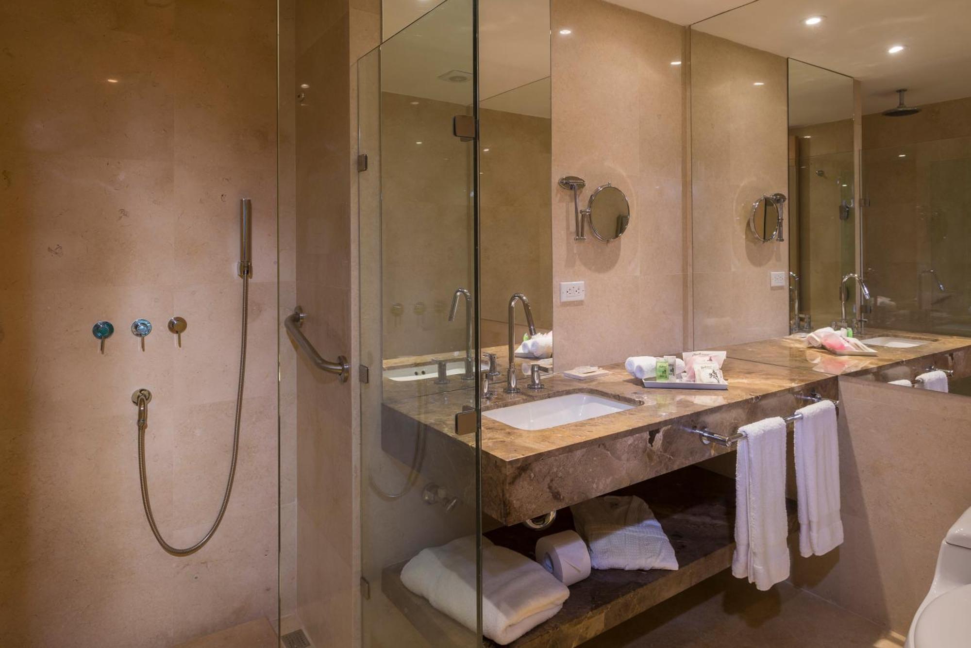 Two-Bedroom Suite Ocean View