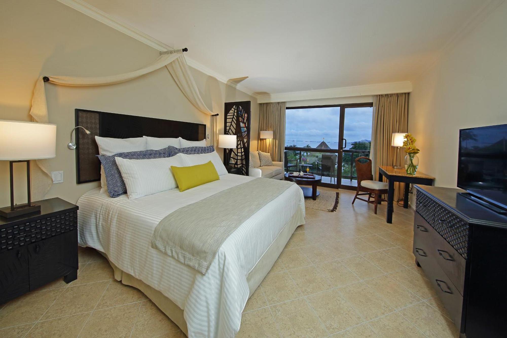 Preferred Club Deluxe King Ocean View,712173439:JPEG