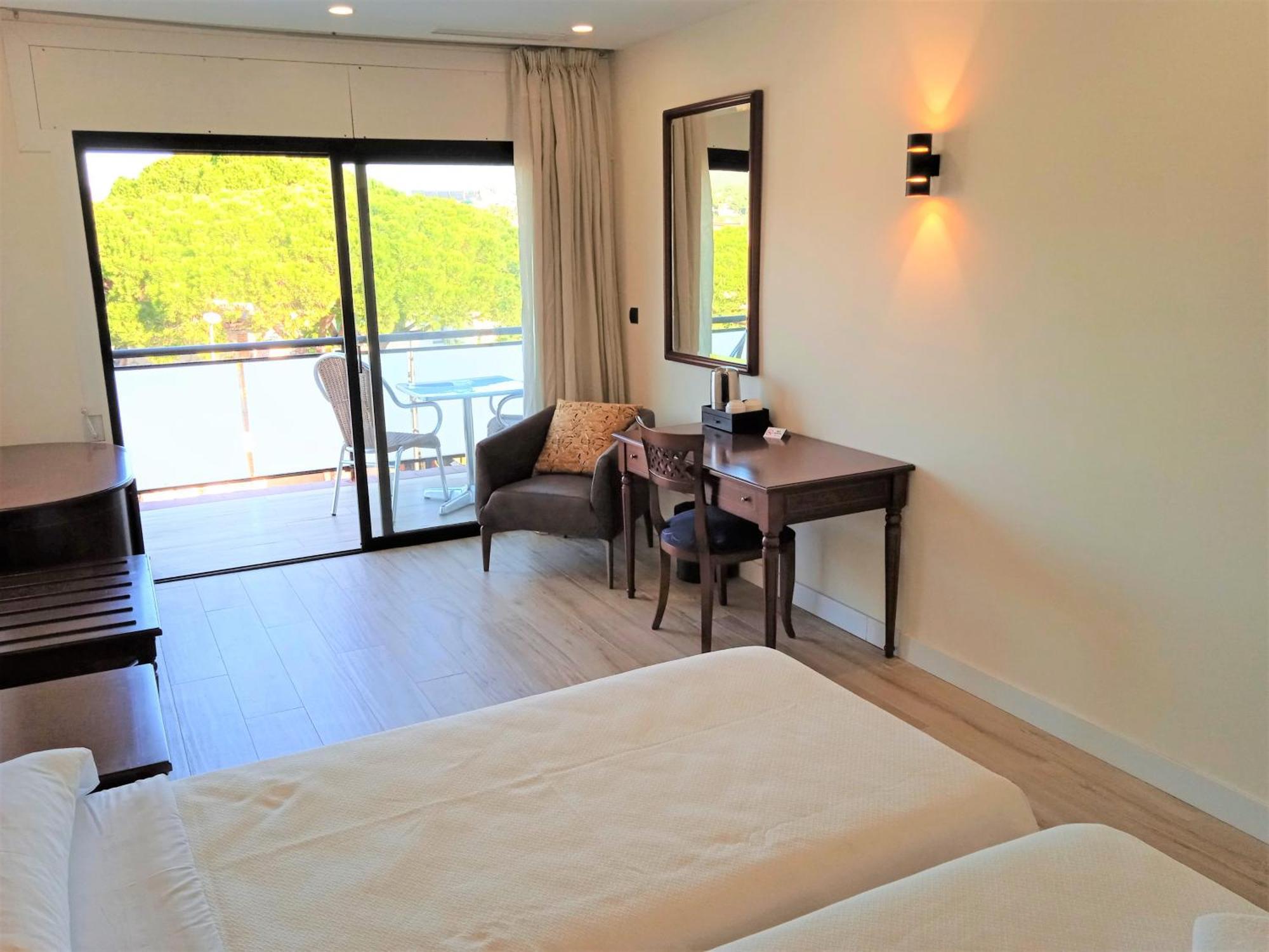 Quadruple Room Balcony,1278064783:JPEG
