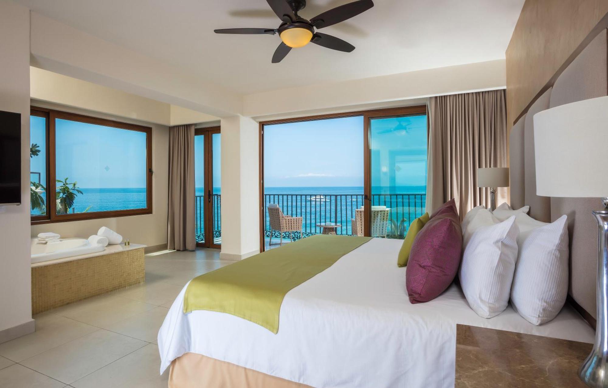 Suíte Grand Almar com Banheira de Hidromassagem e Terraço - Vista Completa do Mar