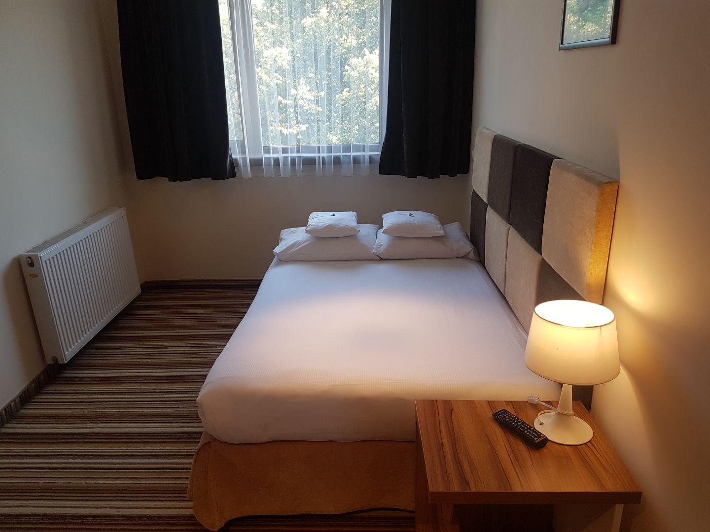 Small Double Room,1278158959:JPEG