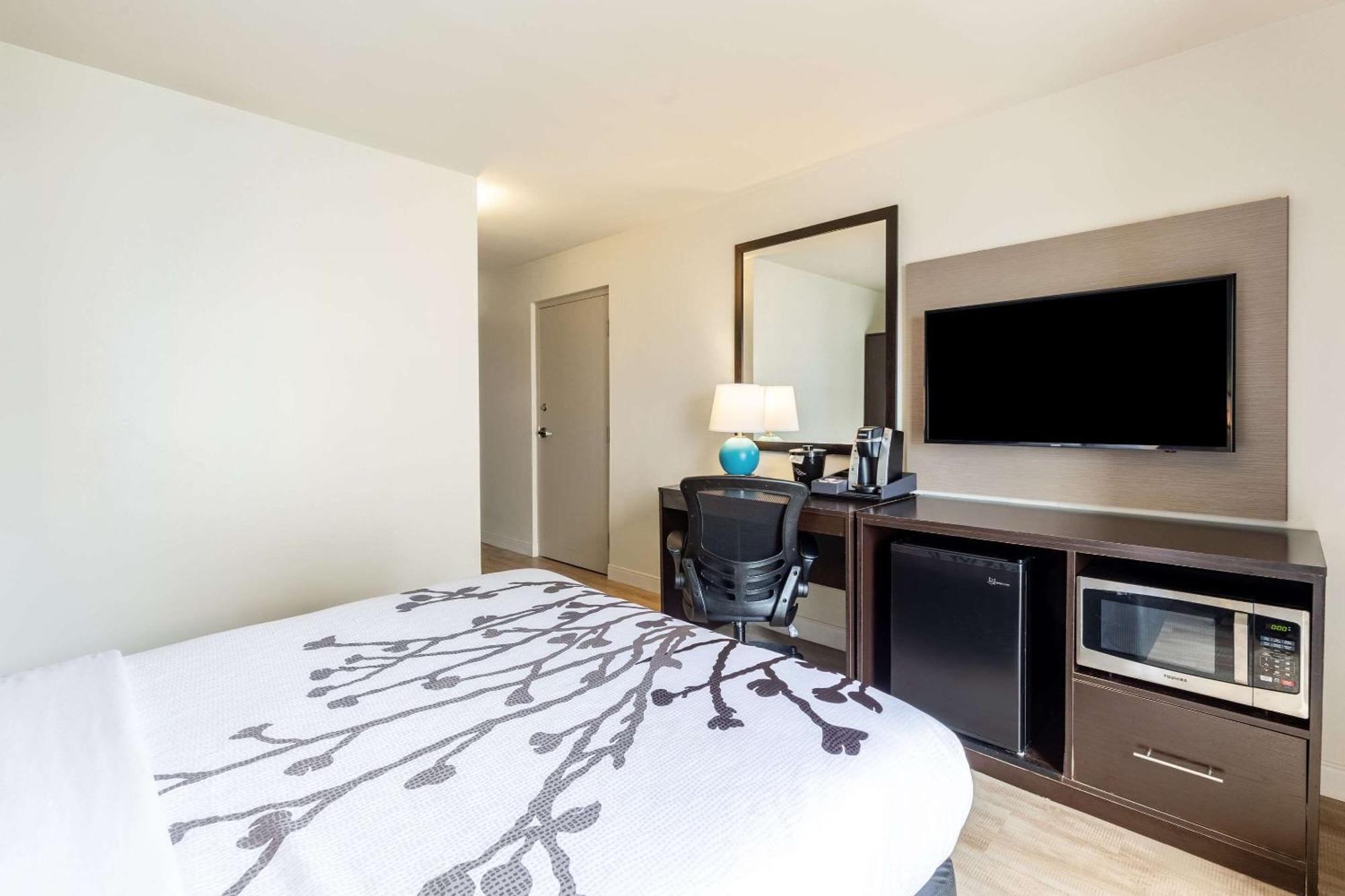 Zimmer mit Kingsize-Bett auf der 1. Etage - barrierefrei, Nichtraucher