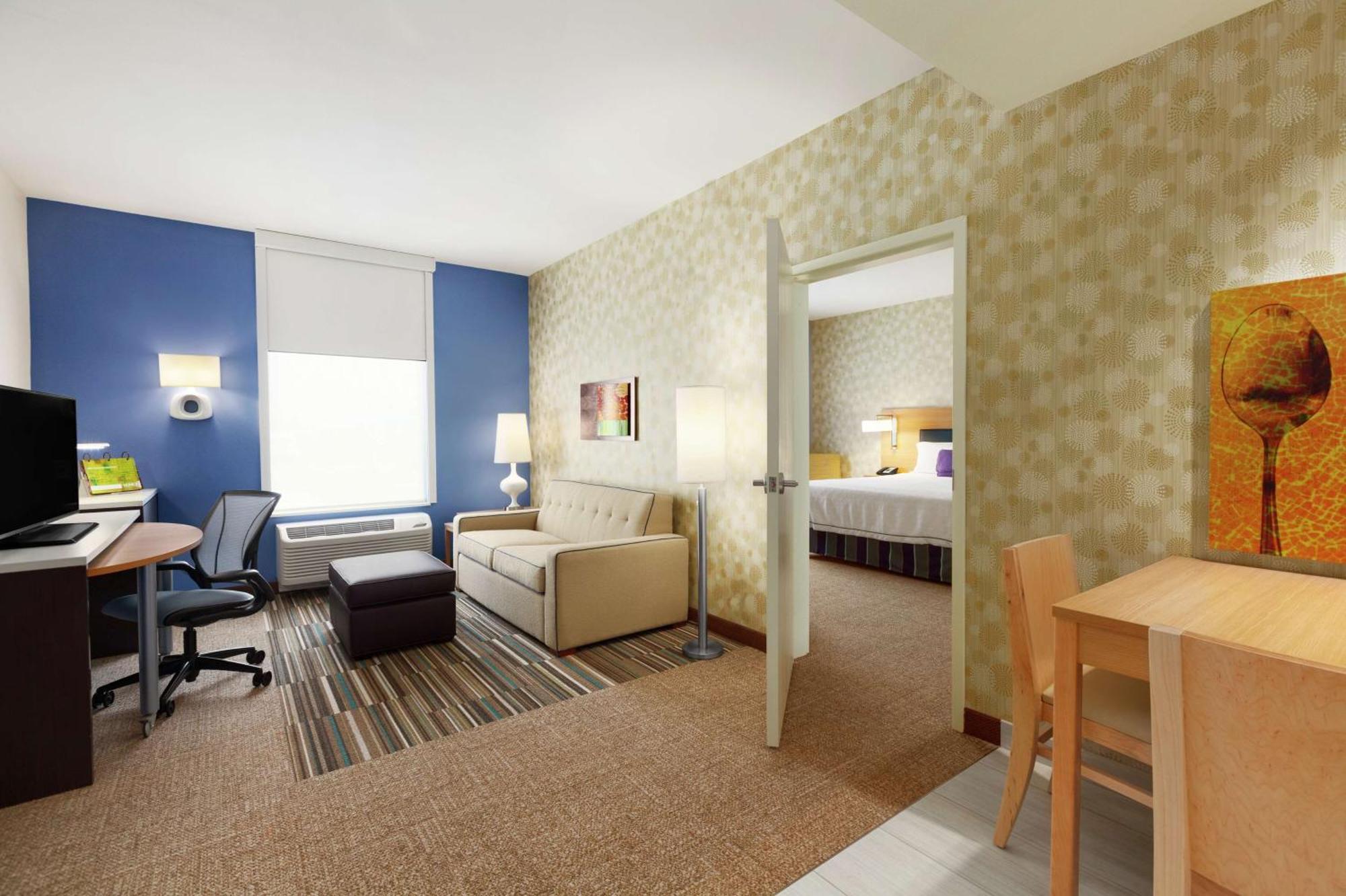 One-Bedroom King Suite - Non-Smoking
