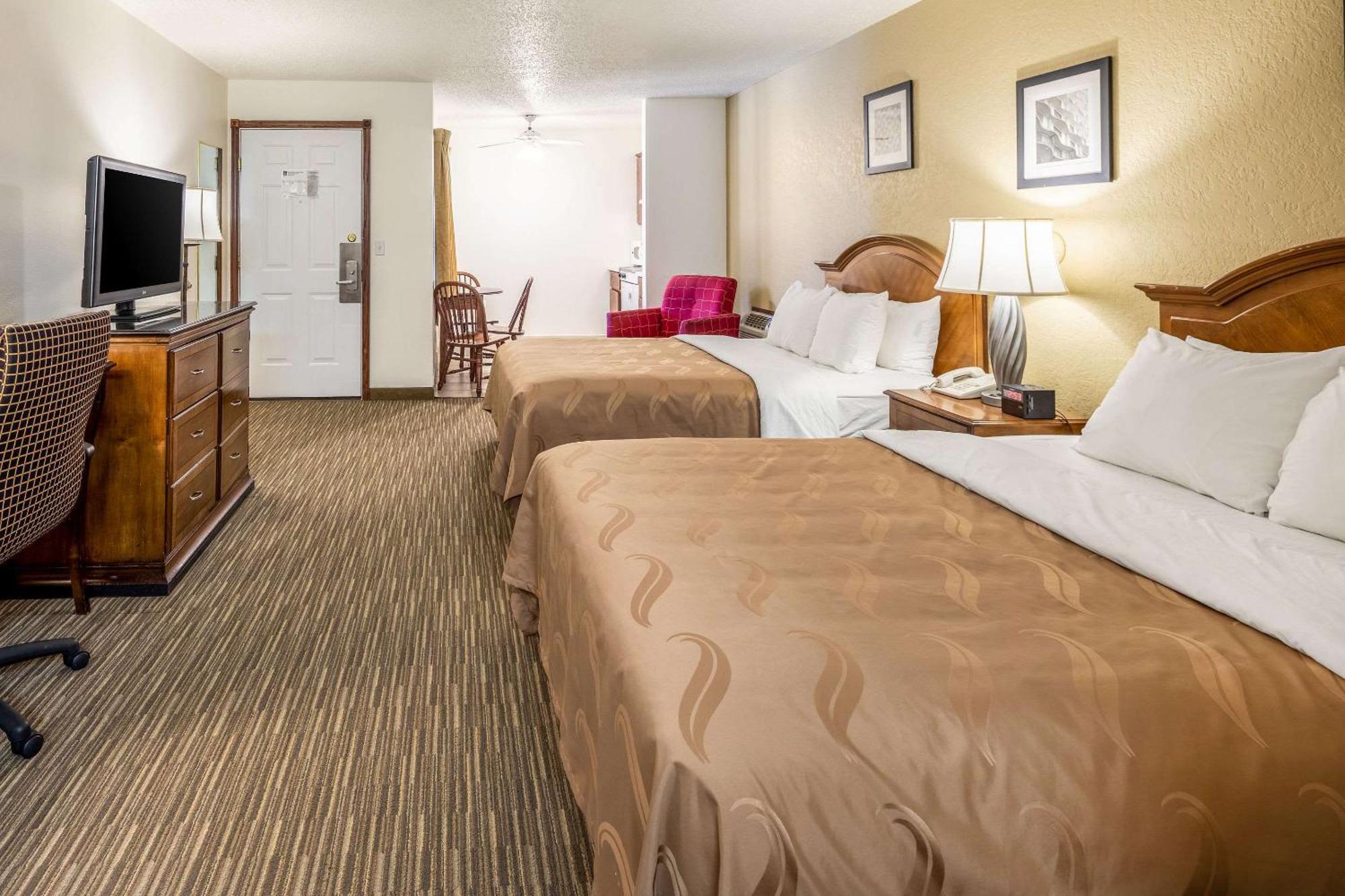 Queen Room Two Queen Beds Non Smoking