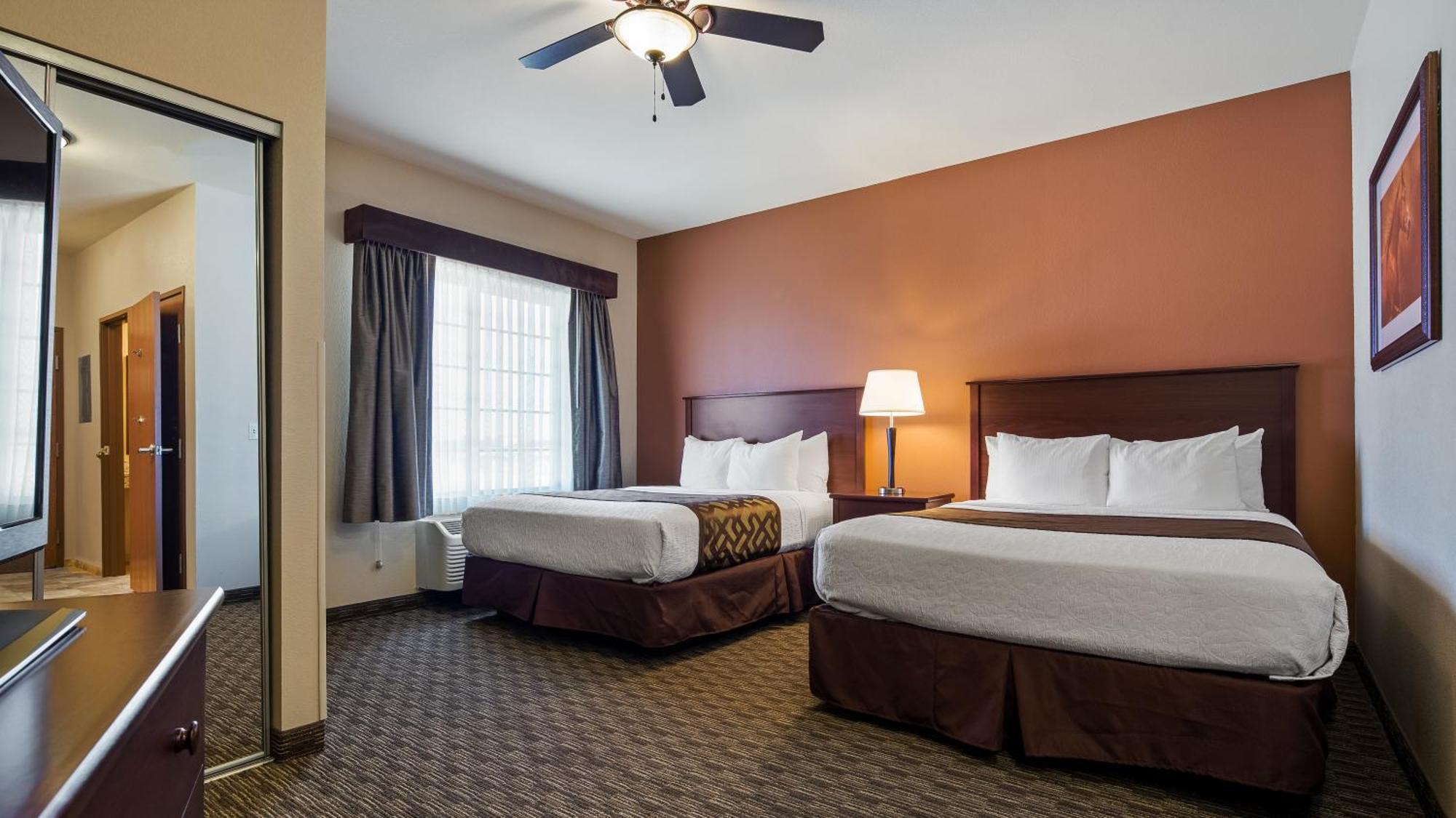 Queen Room with Two Queen Beds and Kitchenette