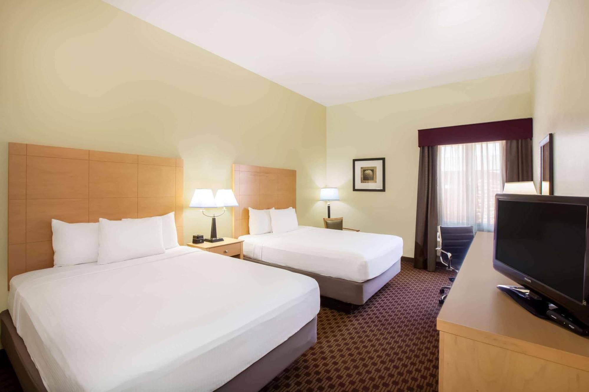 Deluxe Queen Room with Two Queen Beds