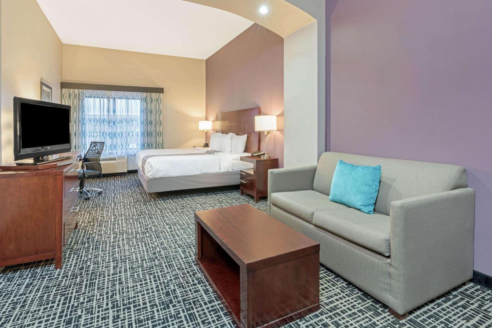 Deluxe King Room with One King Bed and Bathtub with Grab Bars - Mobility Accessible - Non-Smoking