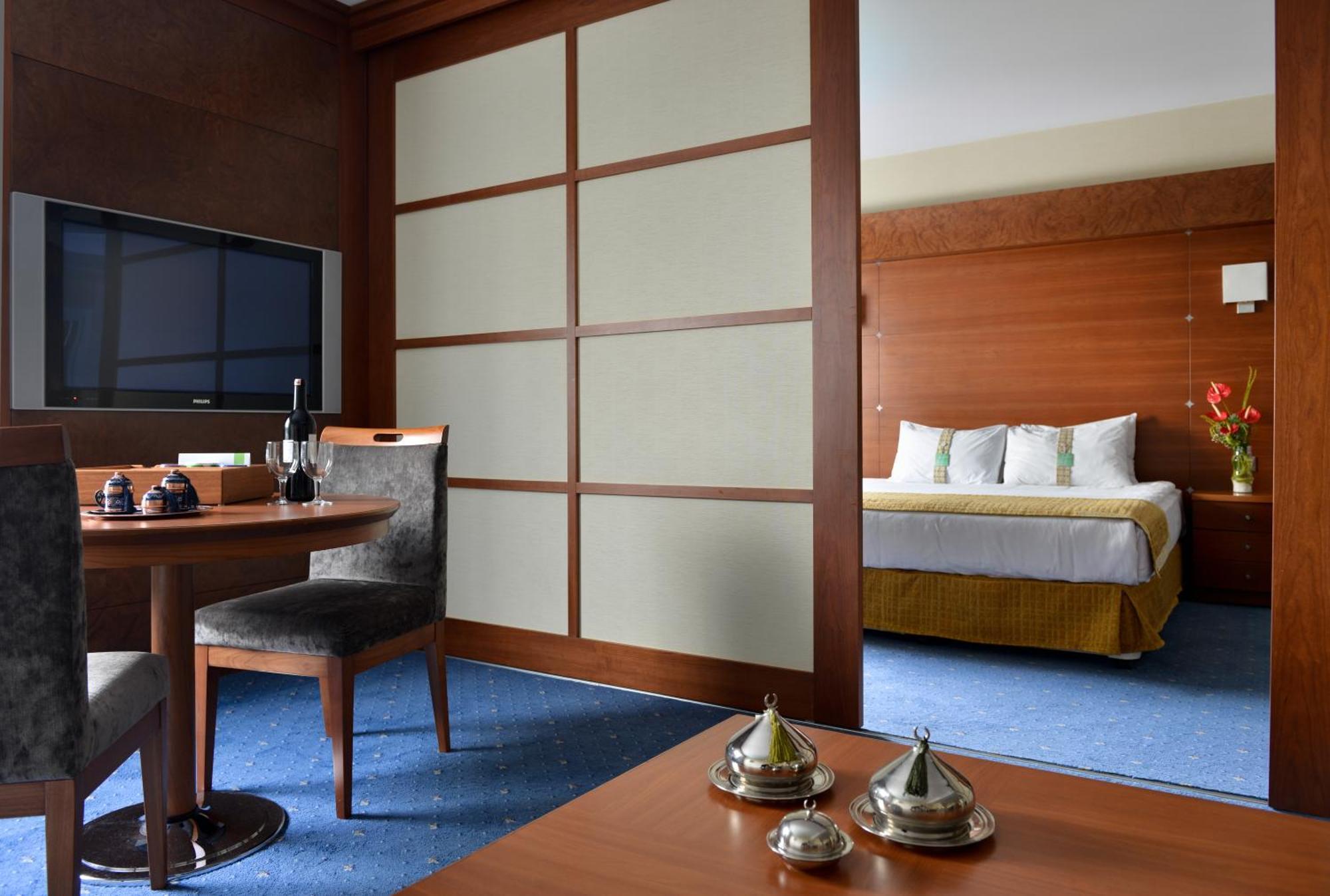 Executive King Suite Non-Smoking