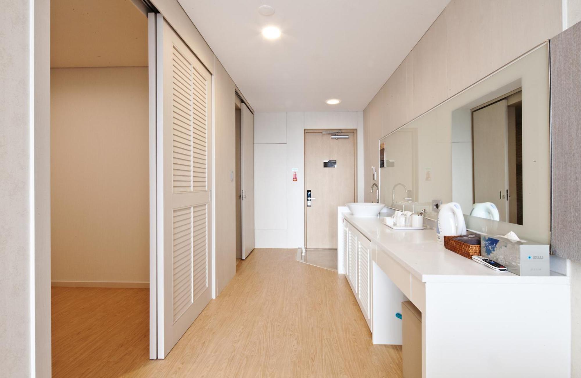 Family - Twin Room  (Without Kitchenette)