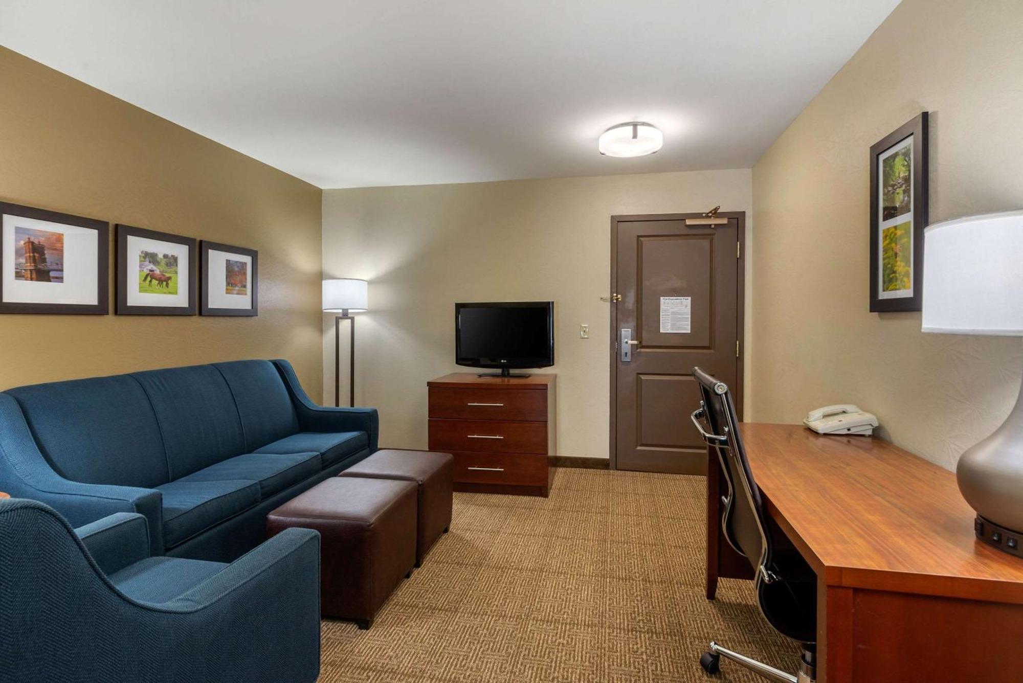Queen Suite with Two Queen Beds and Sofa Bed
