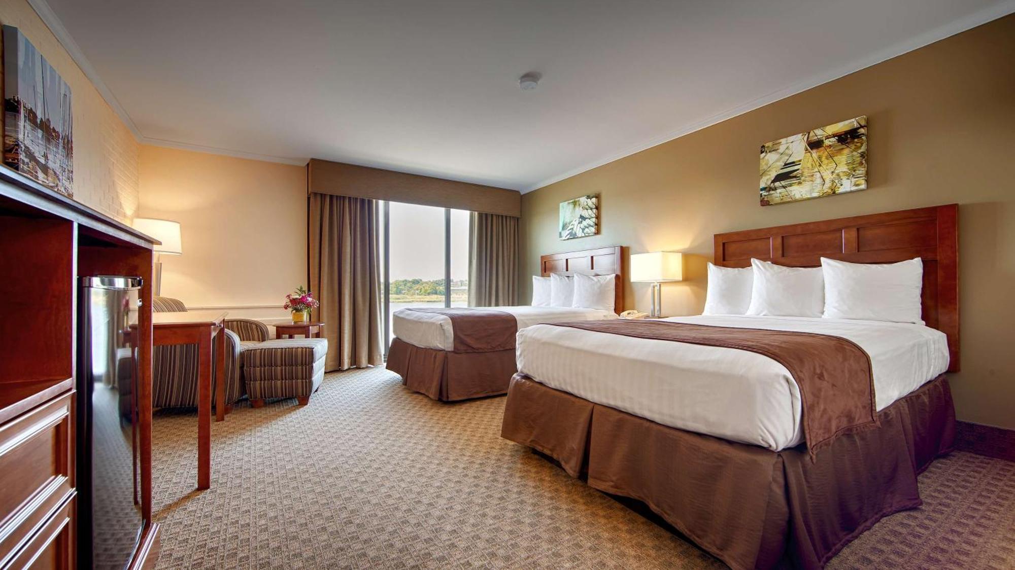 Double Room with Two Double Beds - Water view - Non Smoking