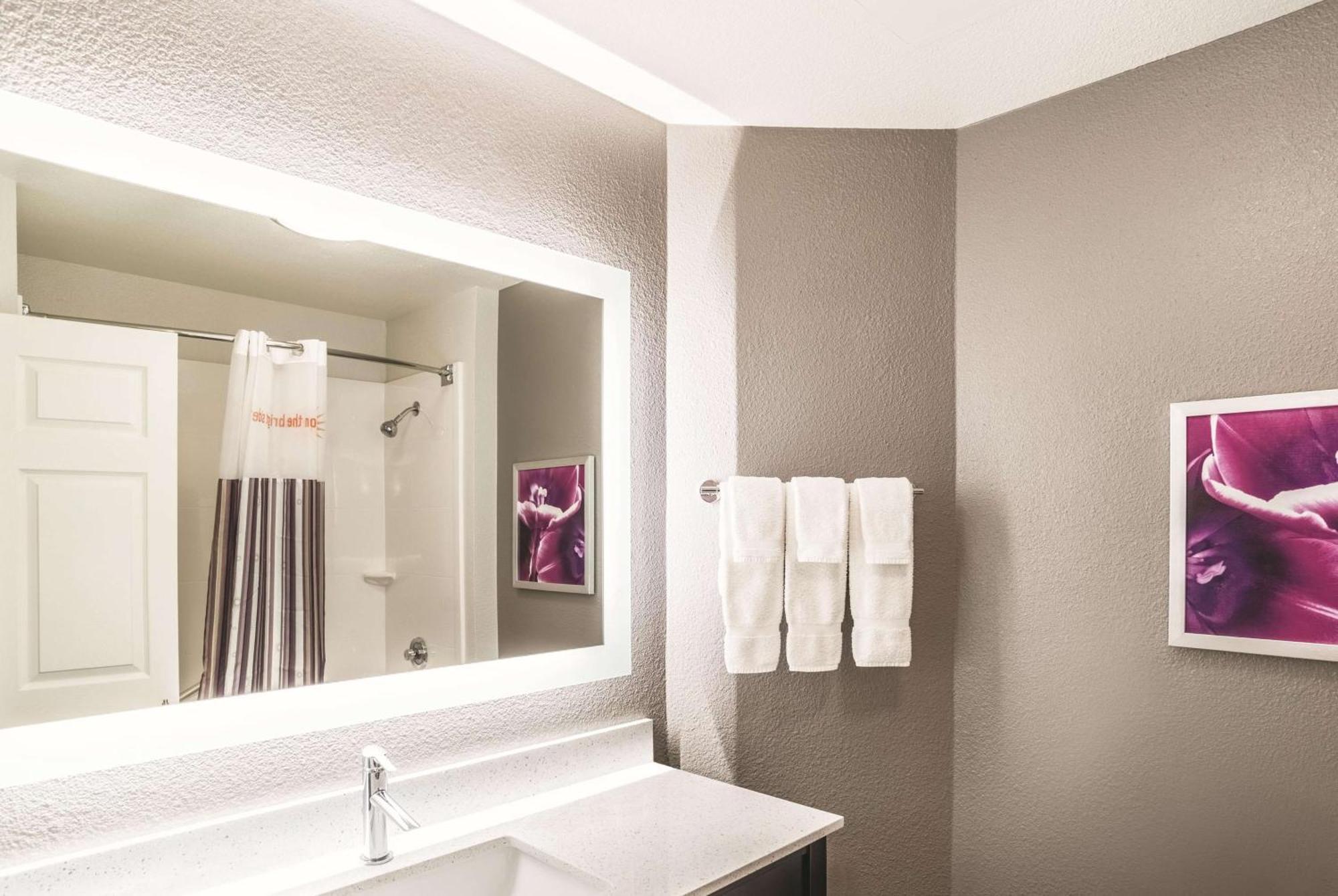 Habitación Doble adaptada para personas con discapacidad y equipada con bañera - 2 camas grandes - No fumadores