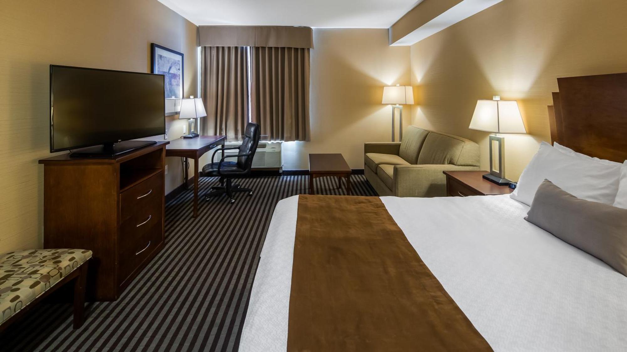 King Room with Roll-in Shower - Disability Access - Non smoking