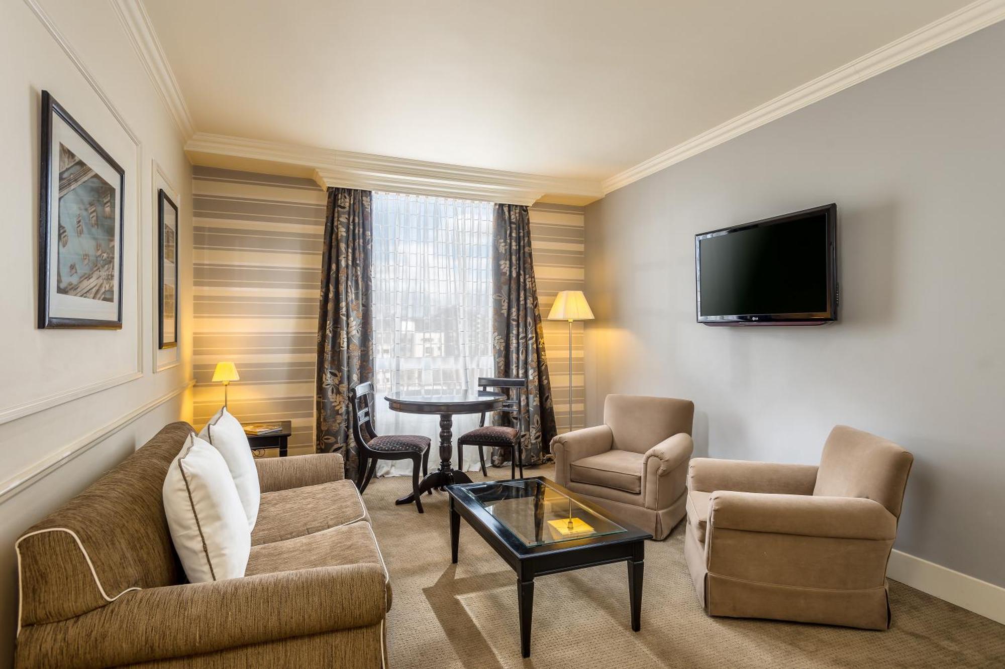 Deluxe King Suite,1440871543:JPEG