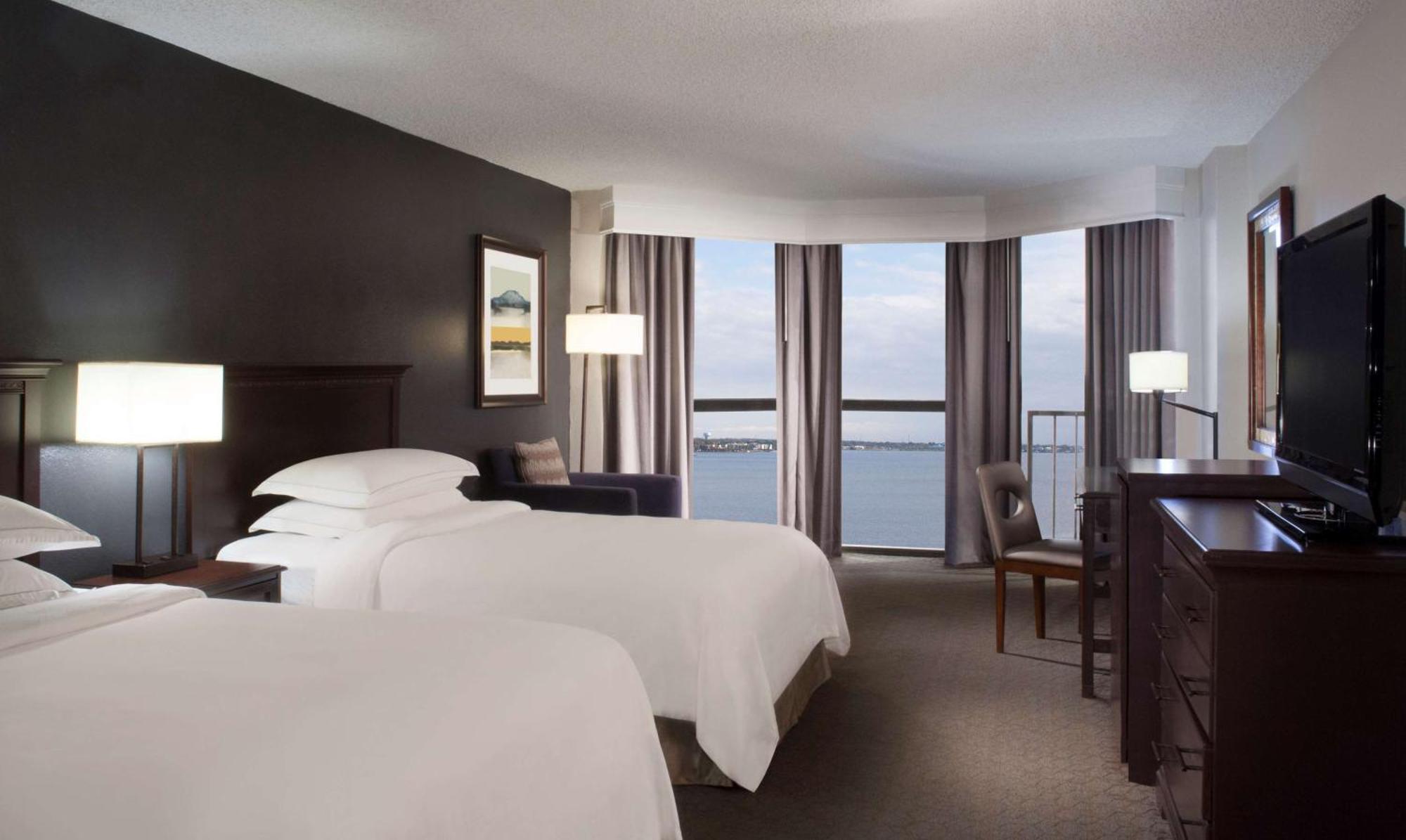 Junior Suite with Two Double Beds and Marina View