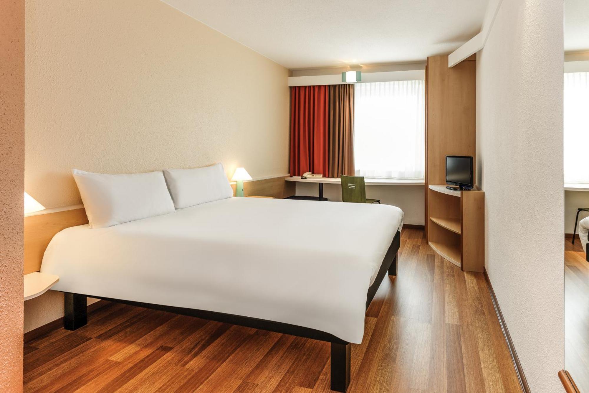 Double Room,1746861989:JPEG