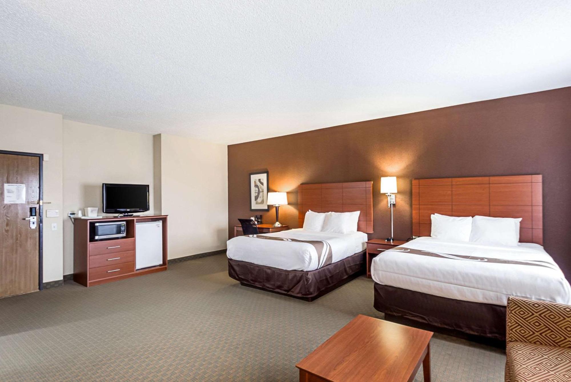 Suite with Two Queen Beds - Accessible/Non-Smoking/No Pets/ With Sofa bed