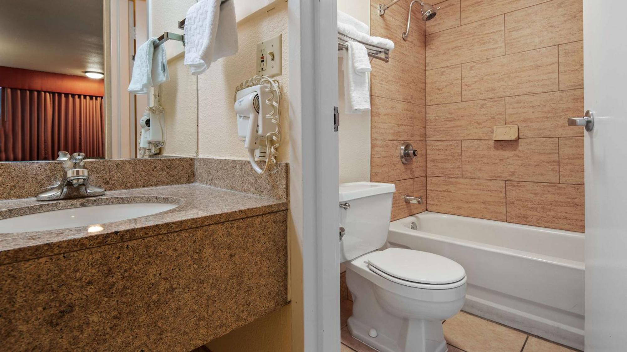 Double Room with Two Double Beds - Smoking Room