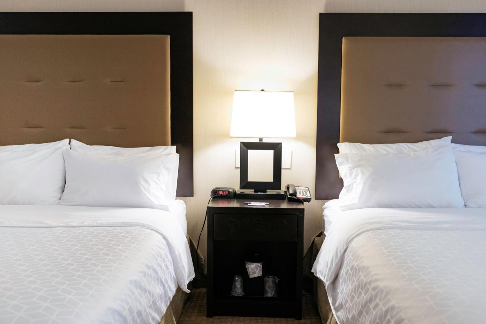 Deluxe Queen Room with Two Queen Beds - Pool View