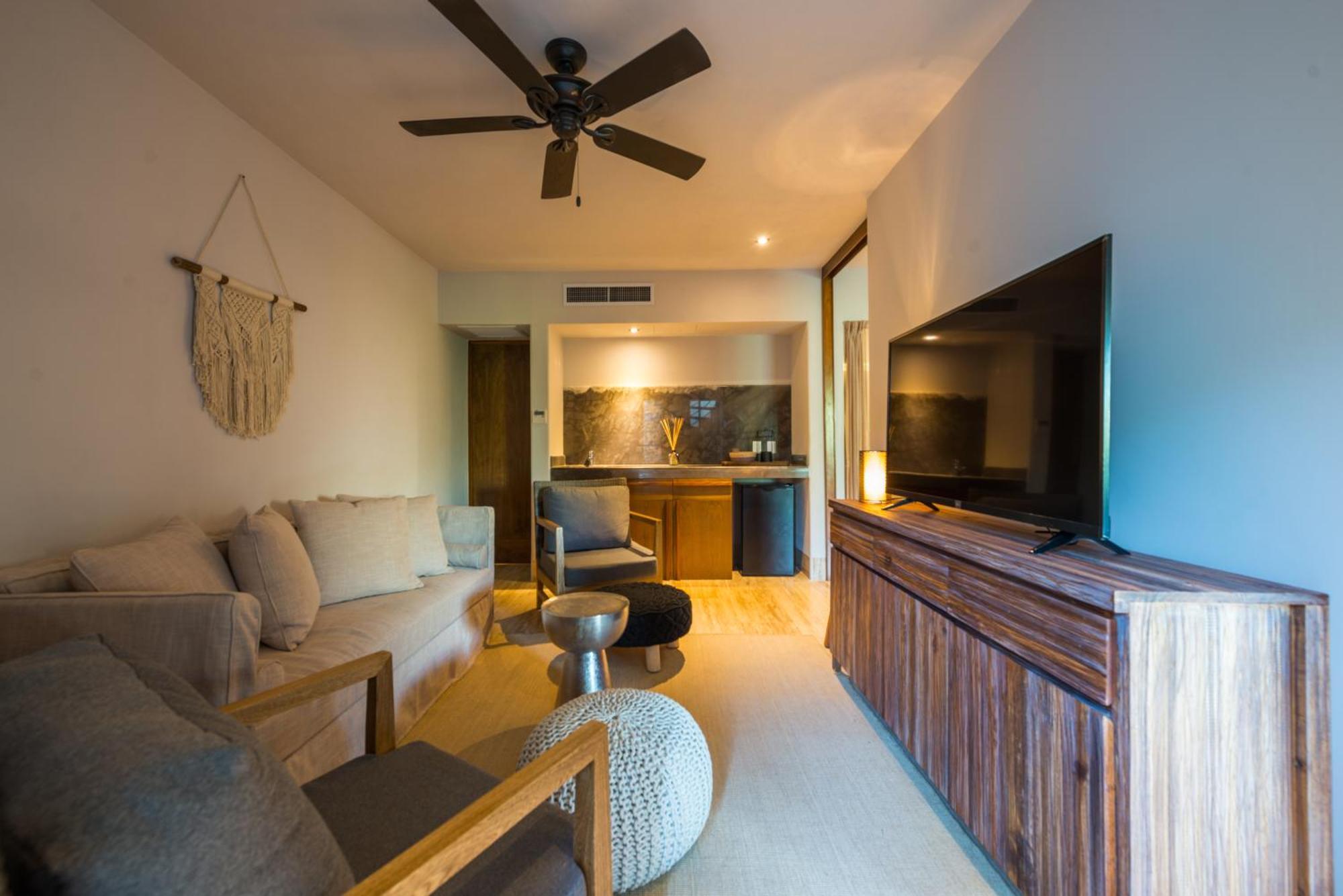 One-Bedroom King Suite Balcony 2