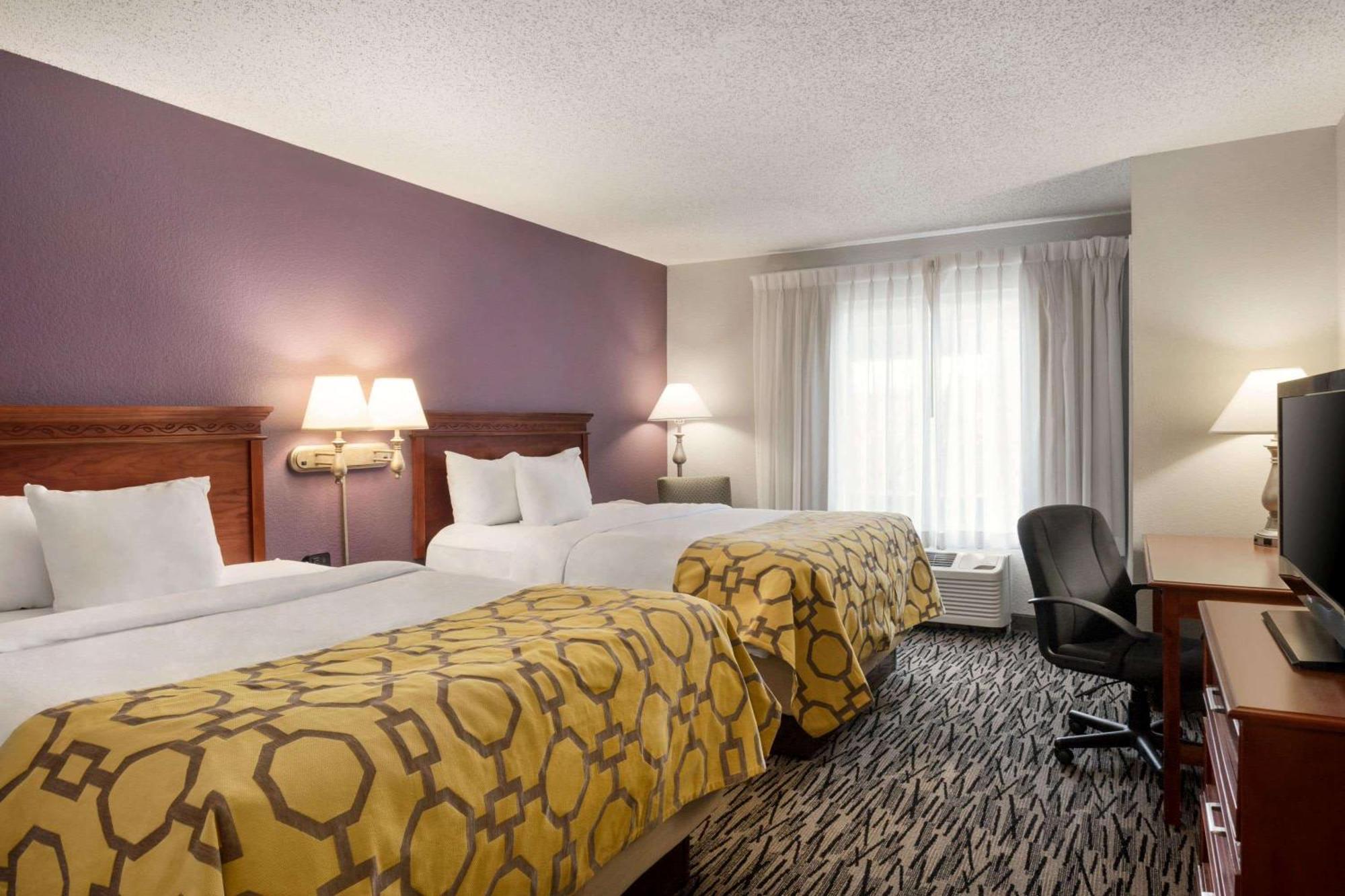 One-Bedroom Suite Two Queen Beds Non-Smoking